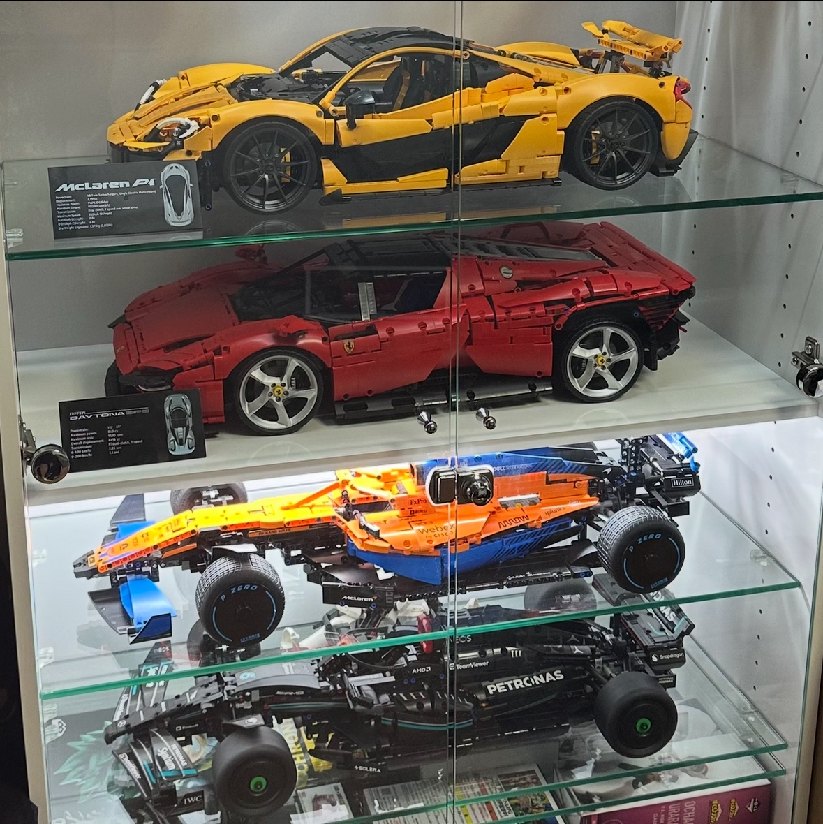 Lego McLaren P1, Lego Ferrari Daytona SP3 착용 스타일