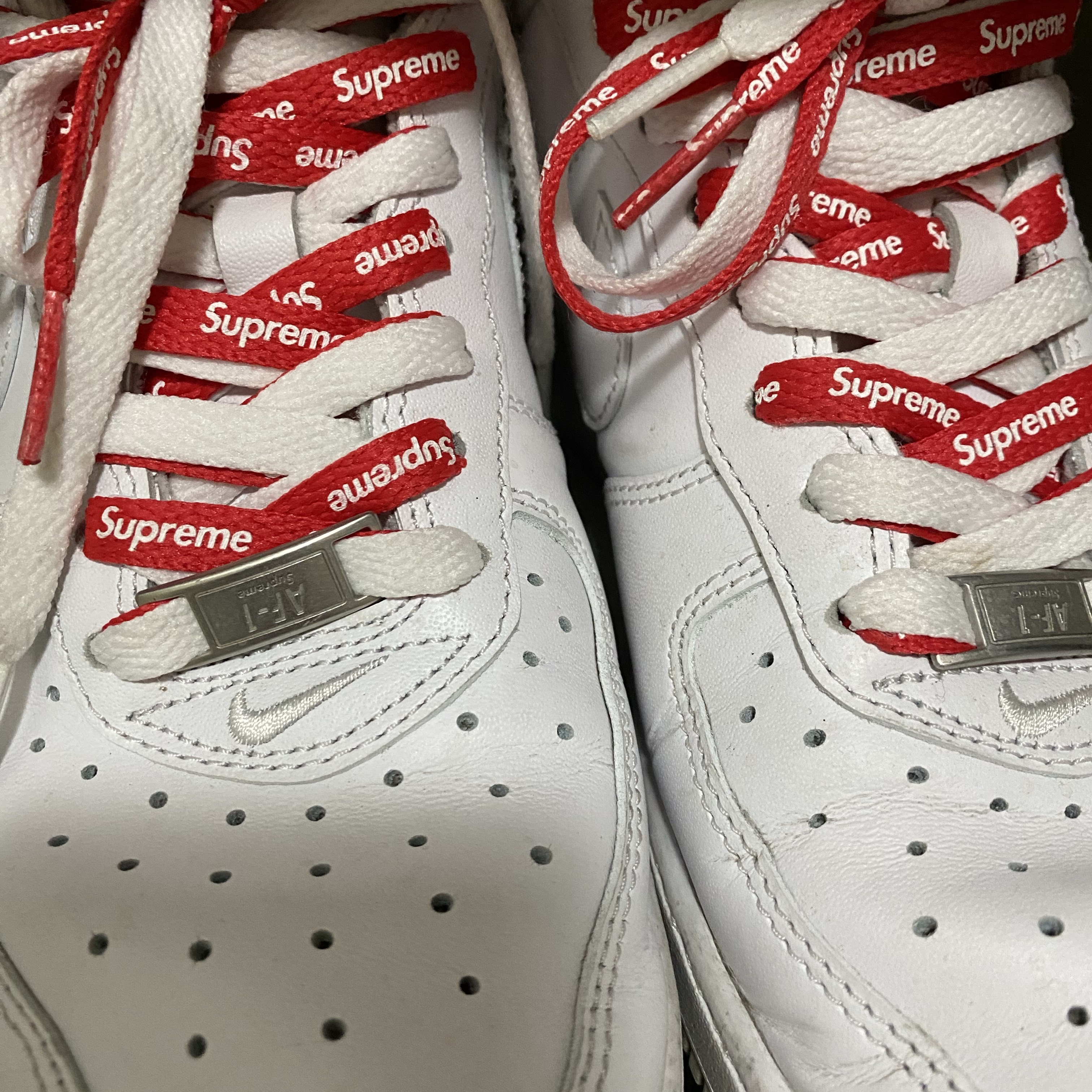 Nike x Supreme Air Force 1 Low White 착용 스타일