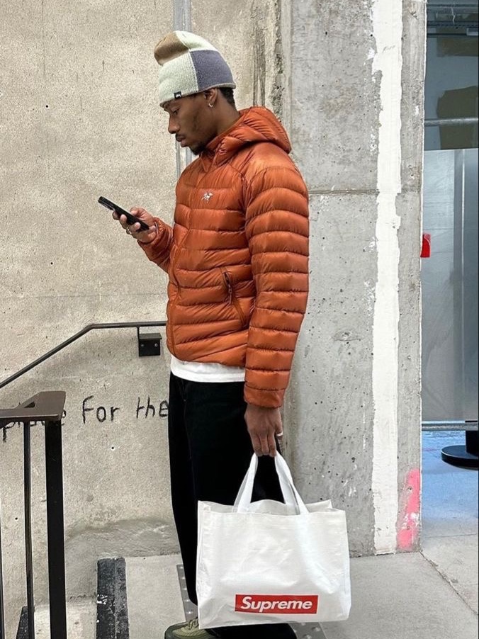 Supreme Micro Down Half Zip Hooded Pullover Dark Orange - 24FW, Sansan Gear Suffix Puffer Jacket Sky Blue - 24FW 착용 스타일 - 2