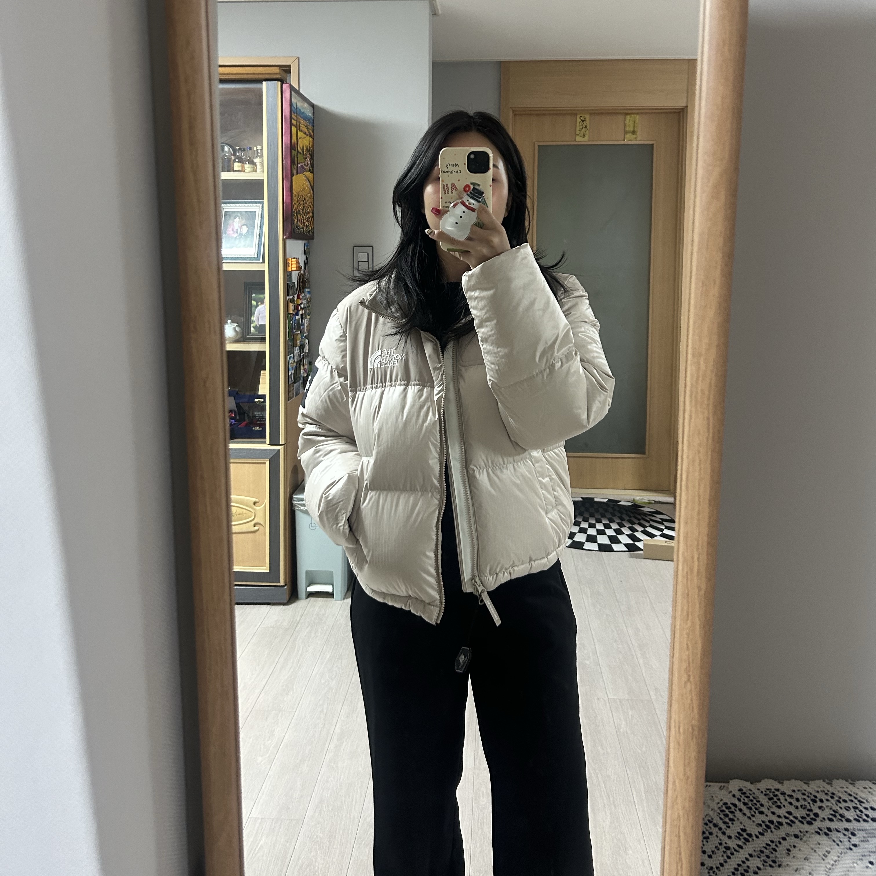 (W) The North Face White Label Novelty Nuptse Down Jacket Cream Beige 착용 스타일 - 2
