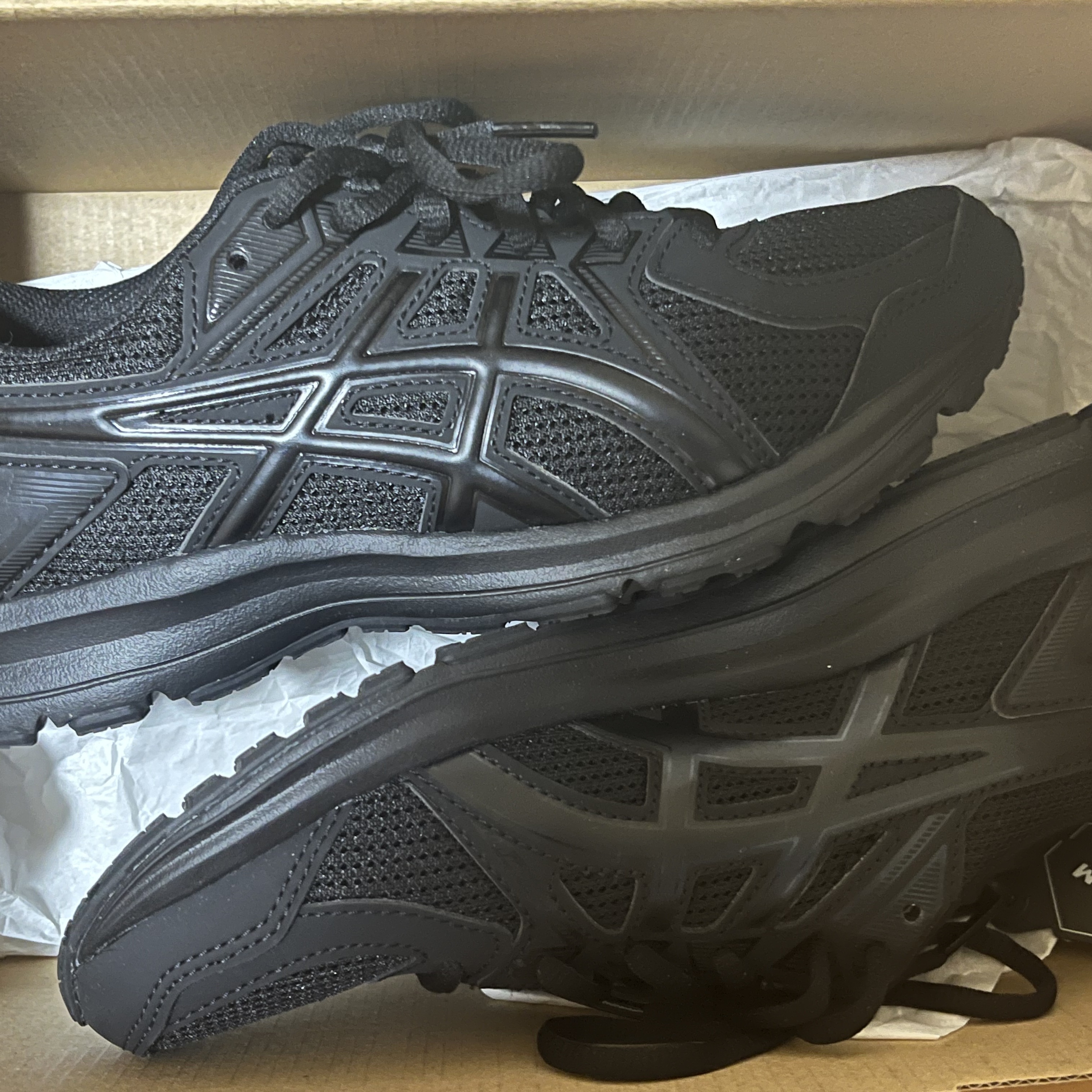 Asics Jog 100 2 Black - 4E Extra Wide 착용 스타일