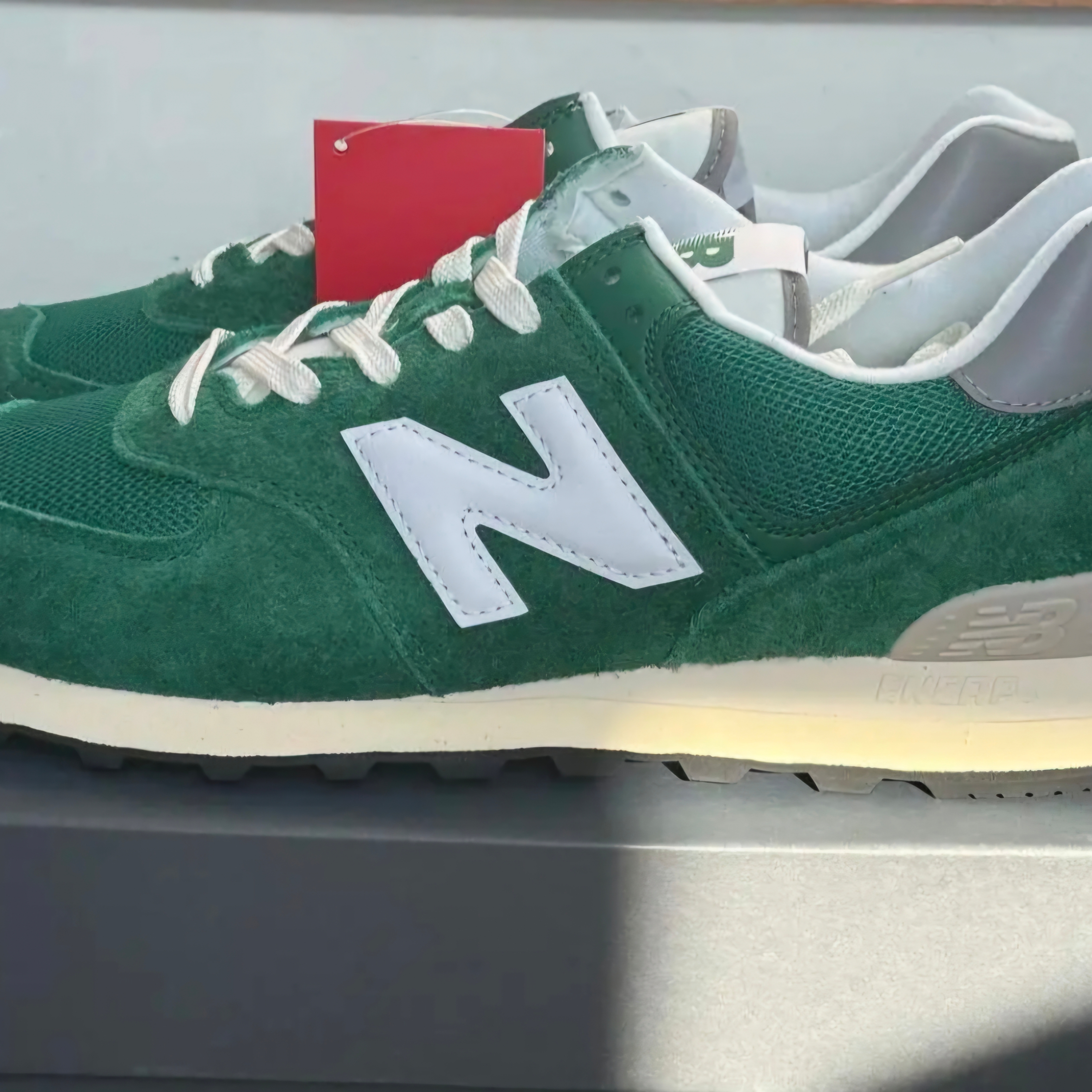 New Balance 574 Heritage Grass Green 착용 스타일