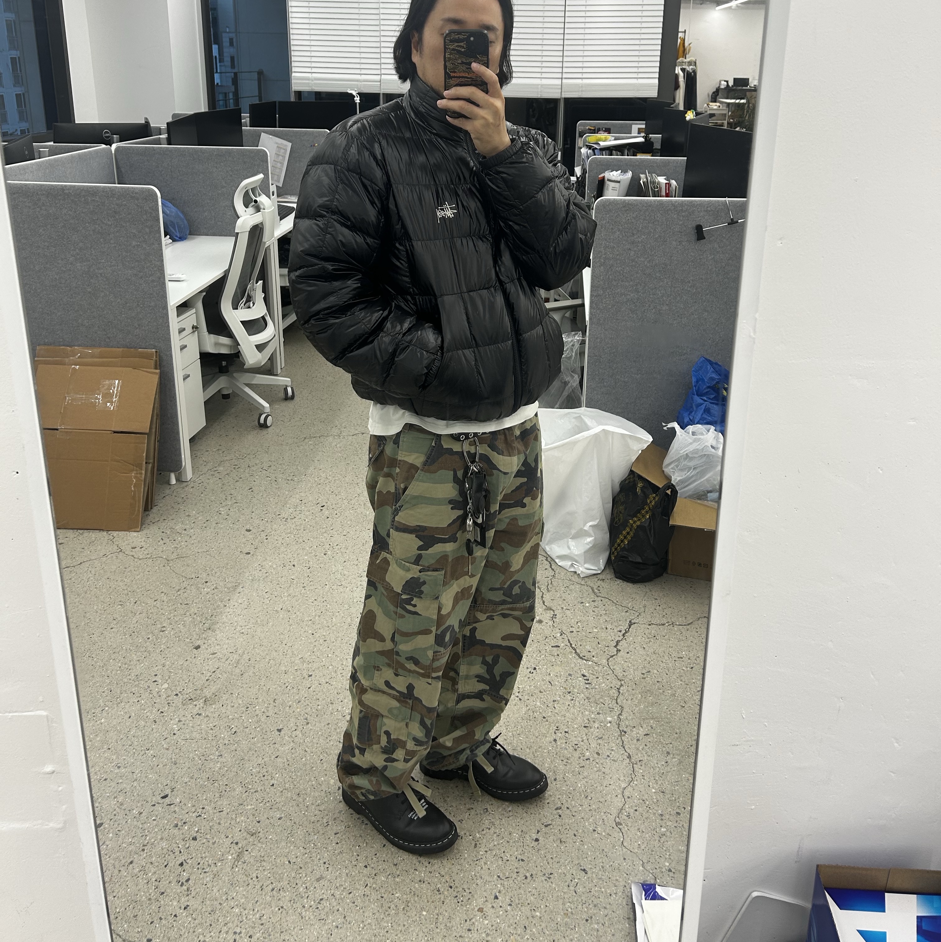 Stussy Surplus Cargo Pants Camo, Stussy Midweight Puffer Black 착용 스타일 - 2