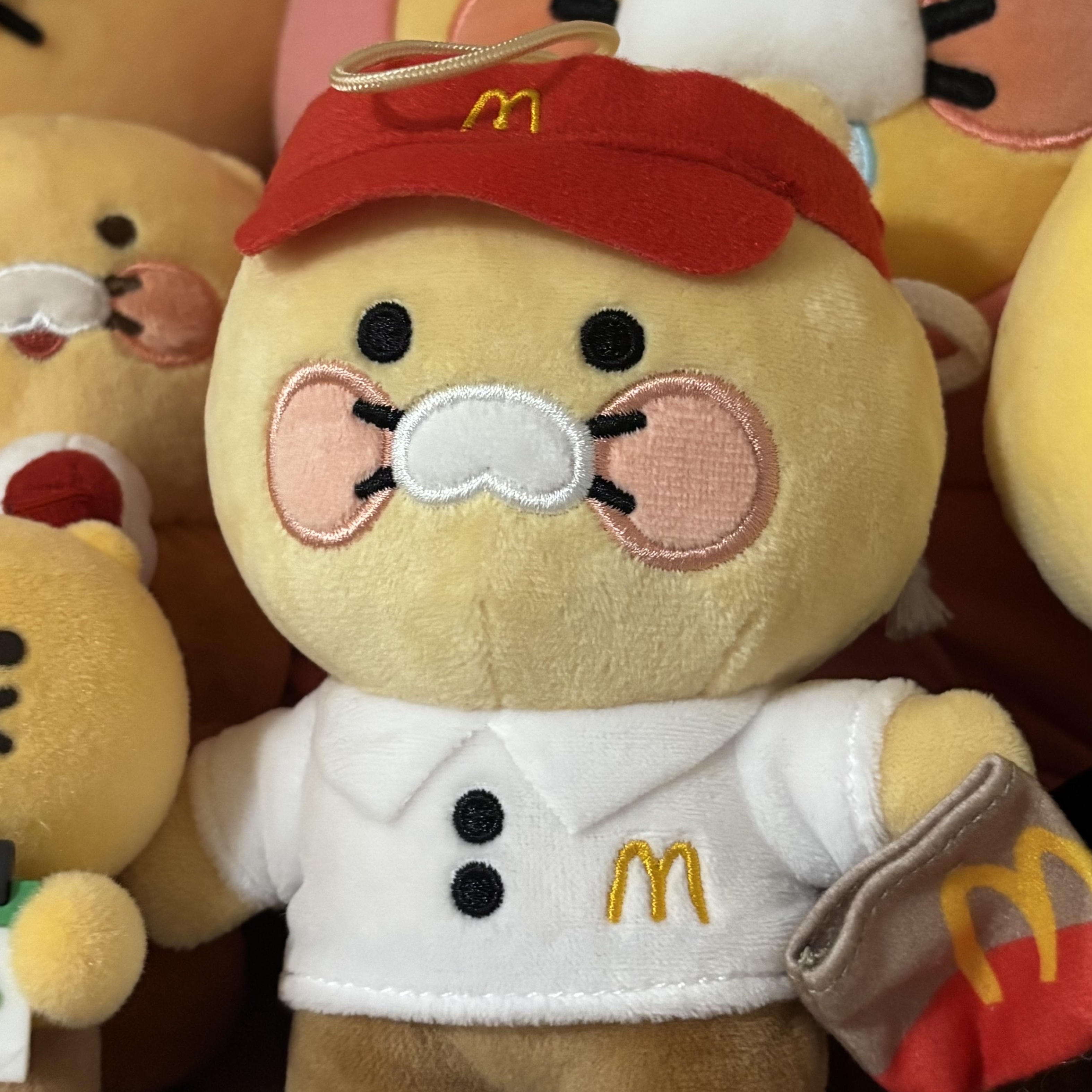 McDonald’s x Kakao Friends Crew Choonsik Doll 착용 스타일