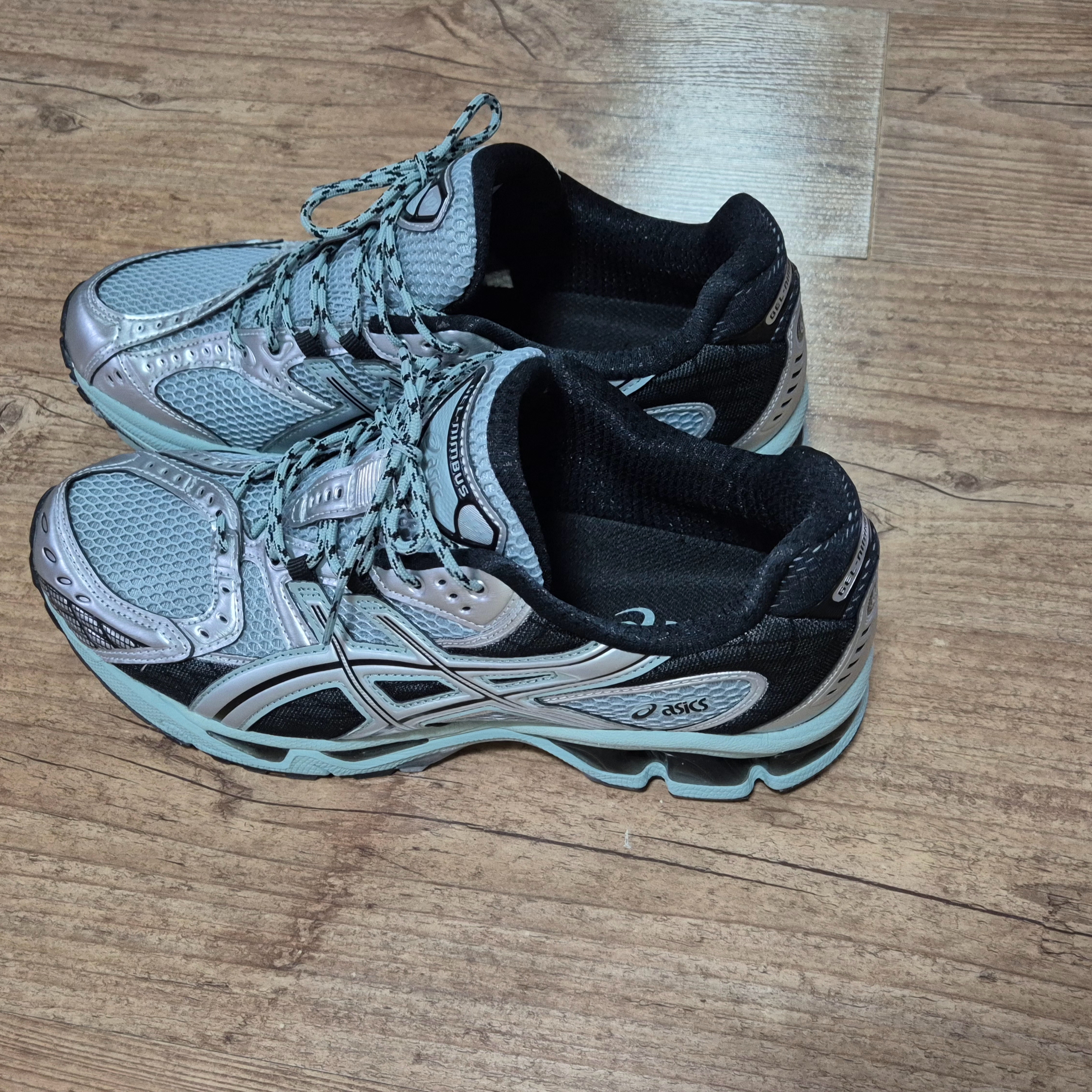 Asics Gel-Nimbus 10.1 Ocean Haze Pure Silver 착용 스타일