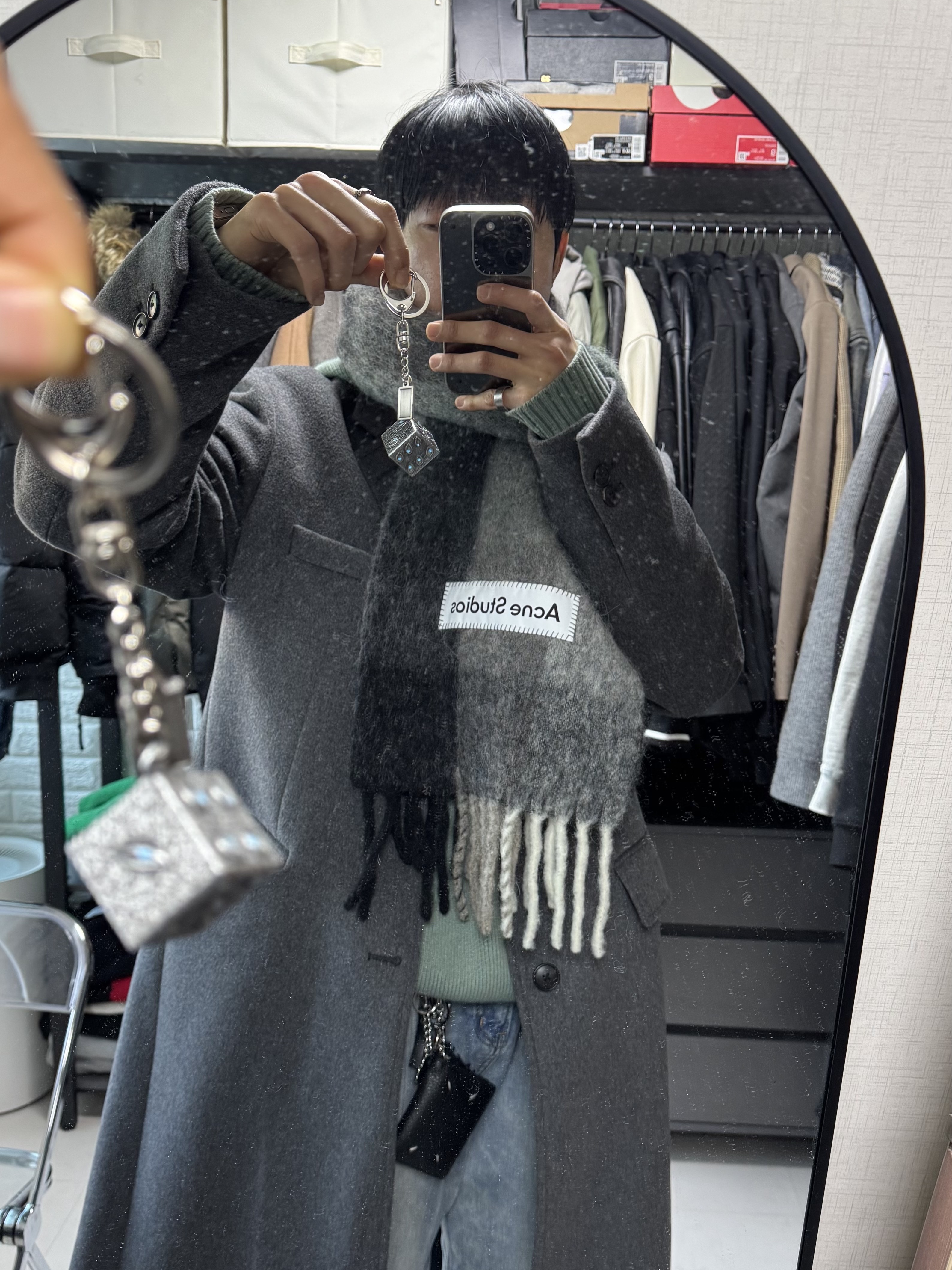 Acne Studios Mohair Check Muffler Grey Green Black, Maison Margiela Keyring Wallet Black 착용 스타일 - 2