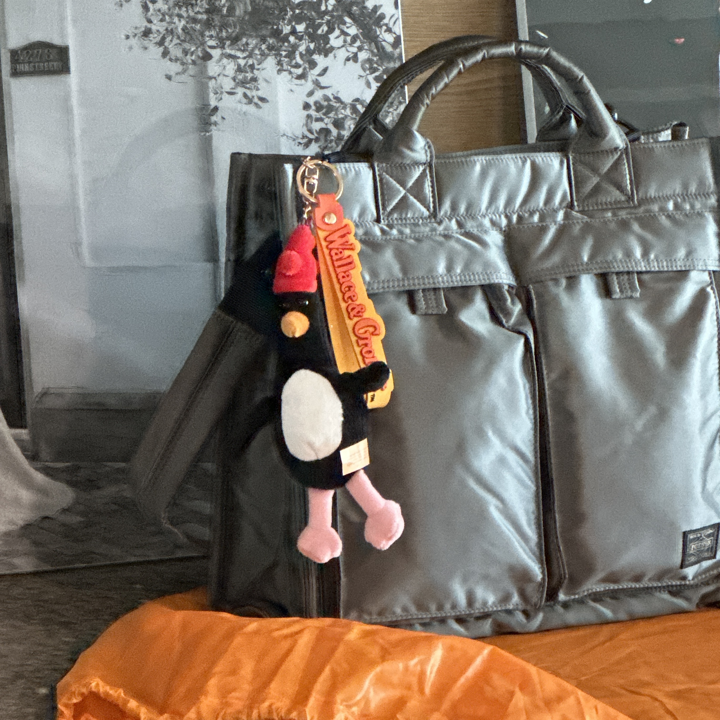 Porter PX Tanker 2way Vertical Tote Bag M Silver Gray 착용 스타일