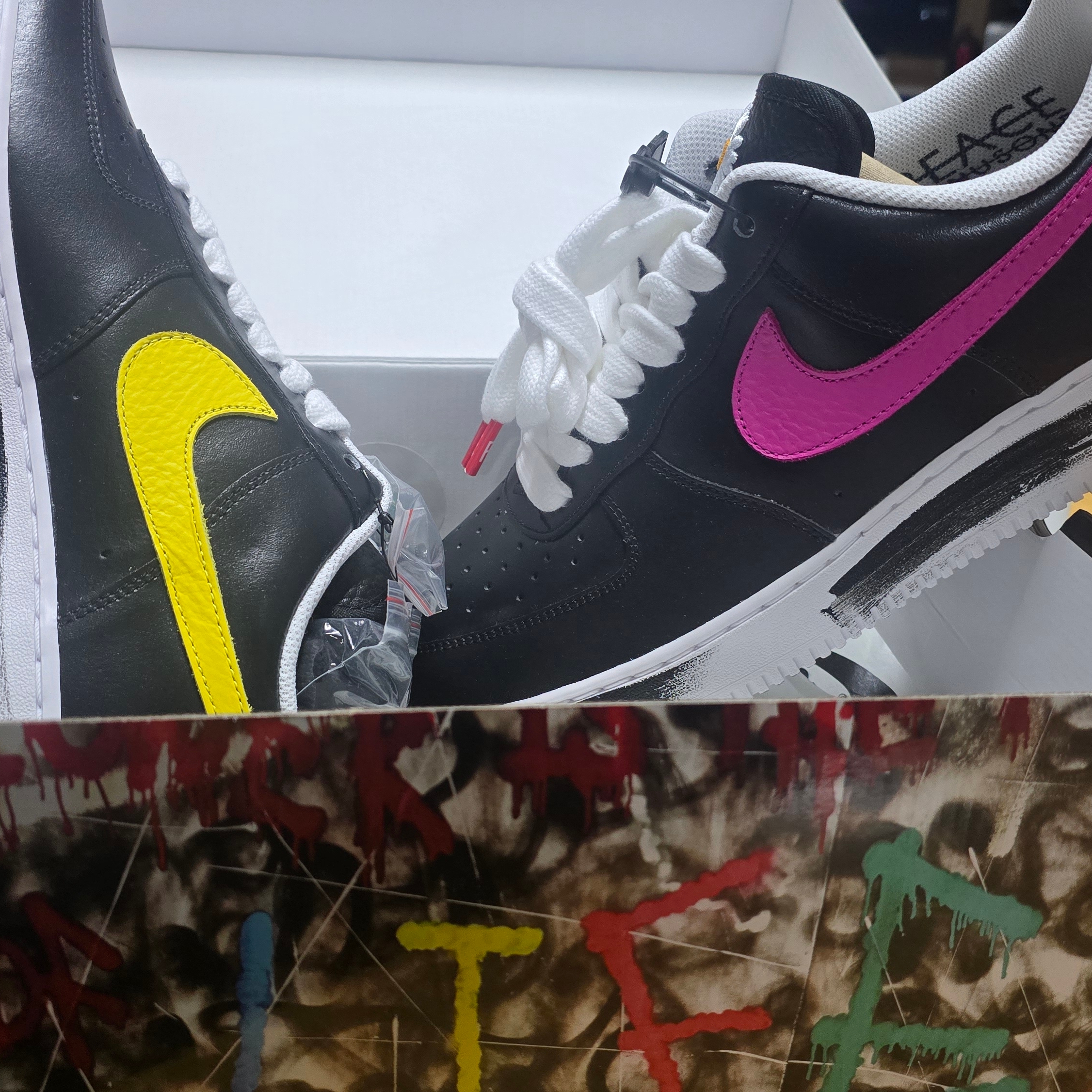 Nike x Peaceminusone Air Force 1 Low Para-Noise 3.0 Black and Multicolor 착용 스타일