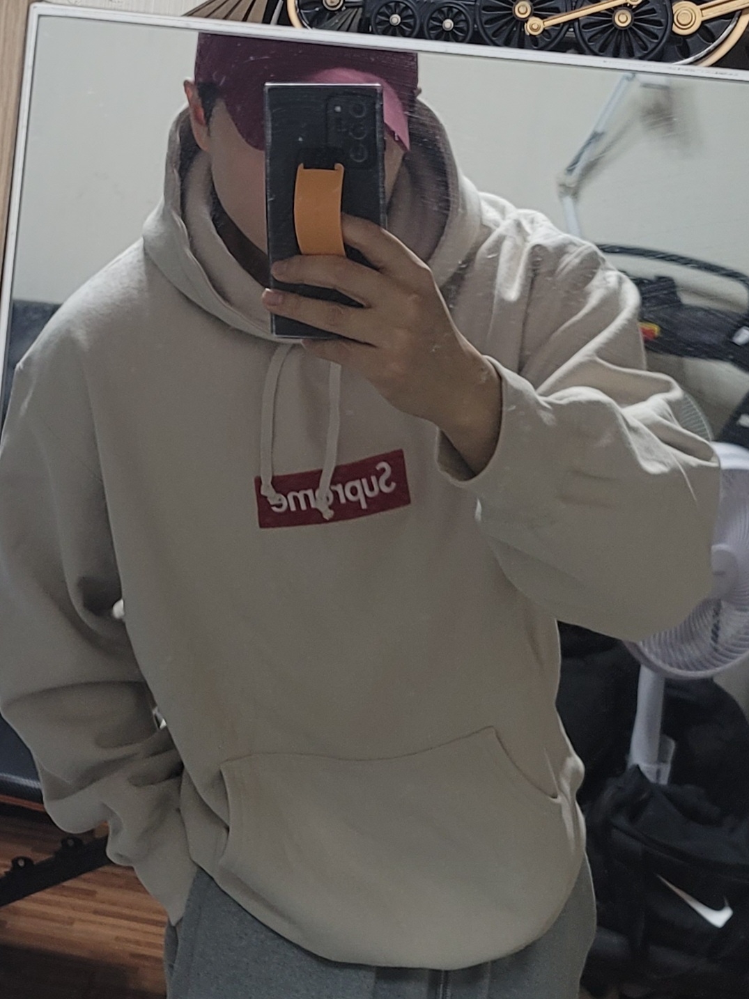 Supreme Box Logo Hooded Sweatshirt Stone - 24FW 착용 스타일