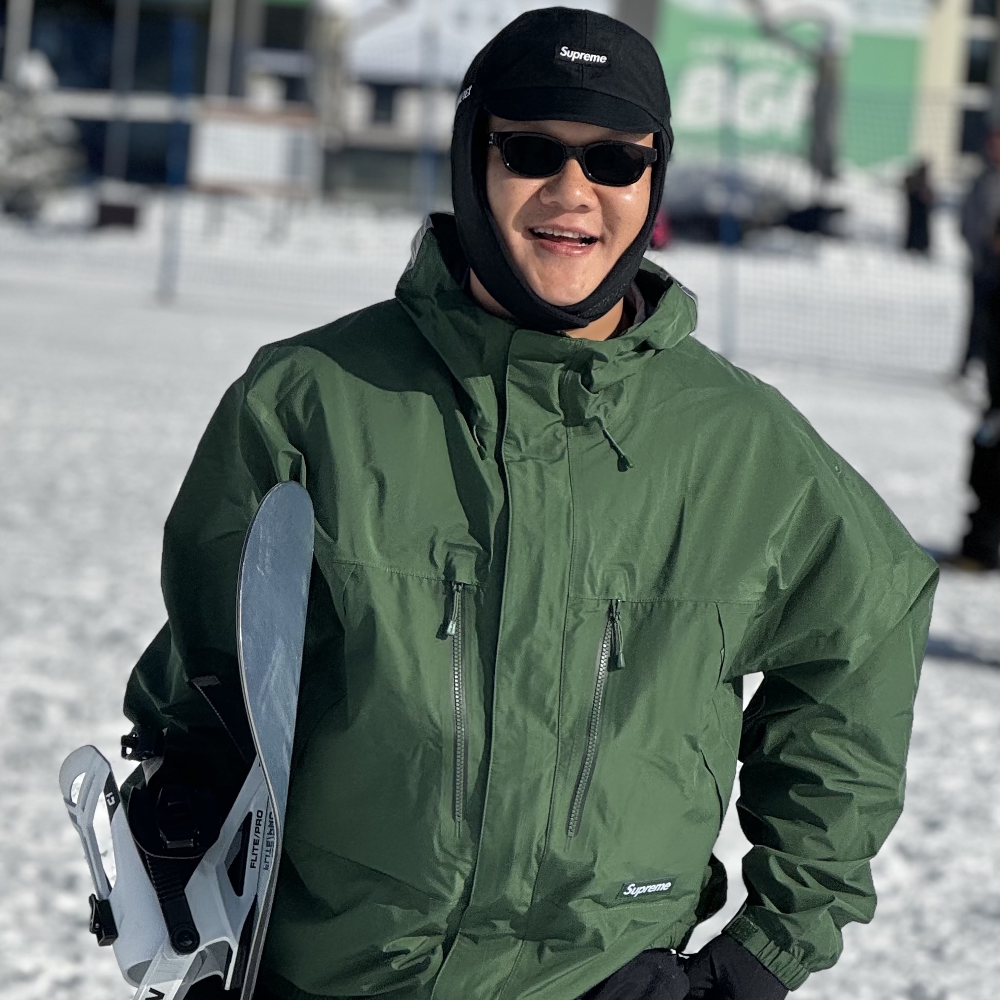 Supreme Gore-Tex Earflap Cap Black - 23FW, Supreme Gore-Tex Taped Seam Shell Jacket Green - 24FW 착용 스타일