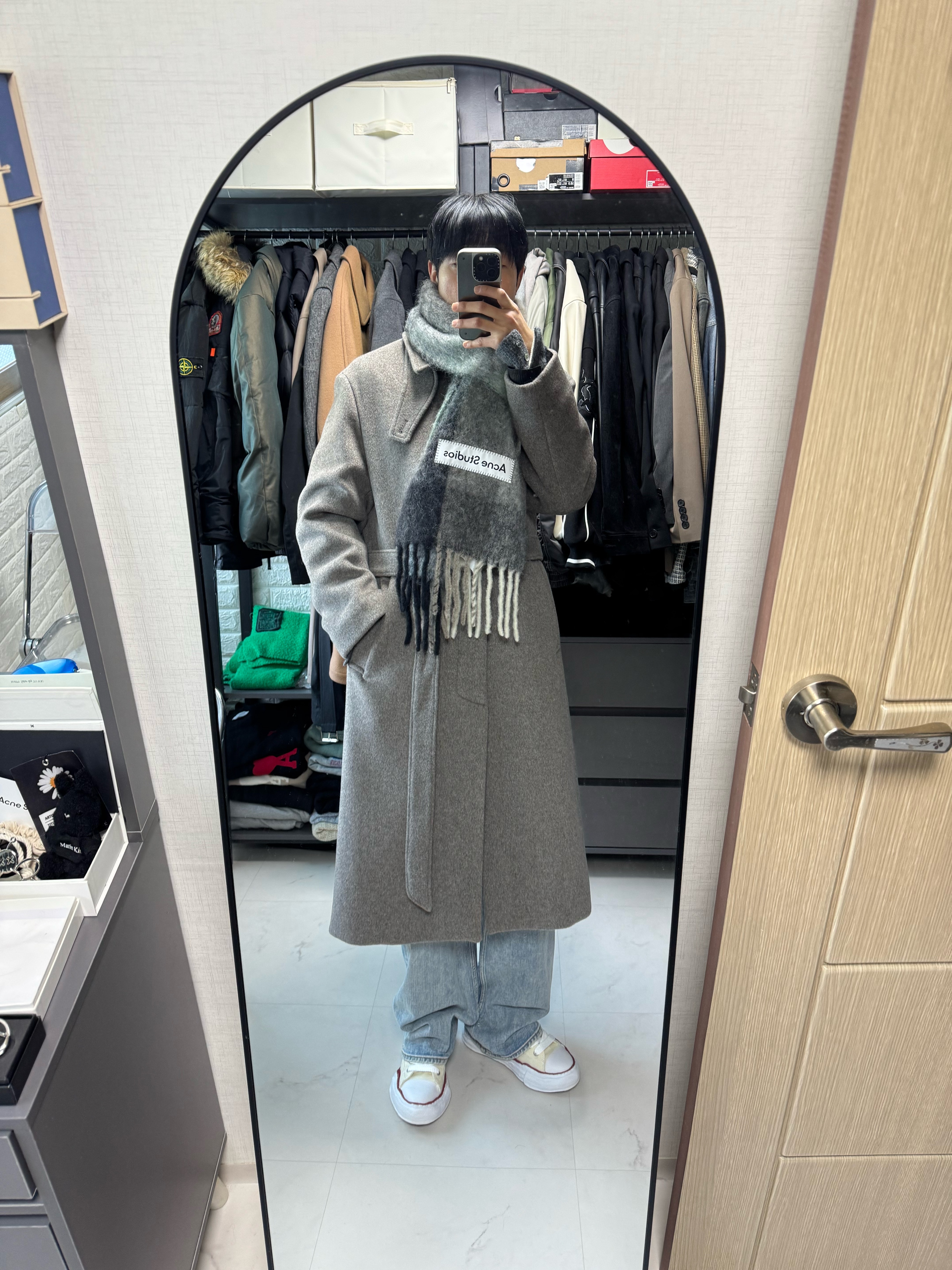 Acne Studios Mohair Check Muffler Grey Green Black, Maison Mihara Yasuhiro Peterson OG Sole Canvas Low-top Sneakers Natural 착용 스타일 - 1