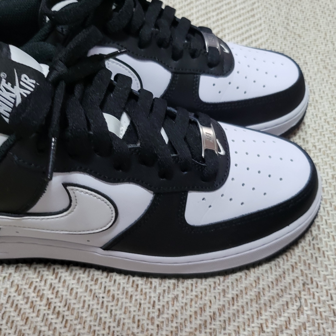 Nike Air Force 1 '07 Black White 착용 스타일