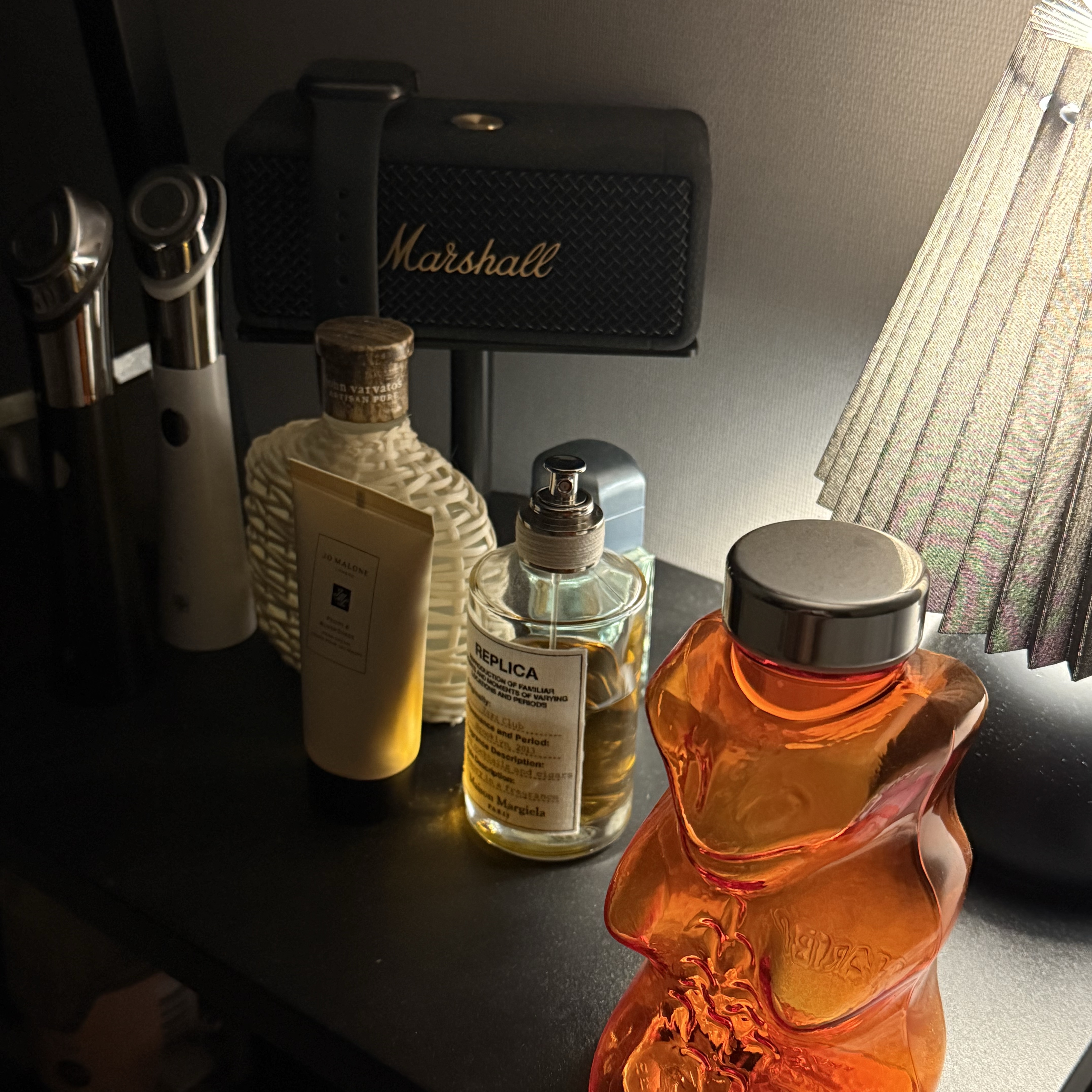 Marshall EmbertonII Black & Brass (Korean Ver.) 착용 스타일