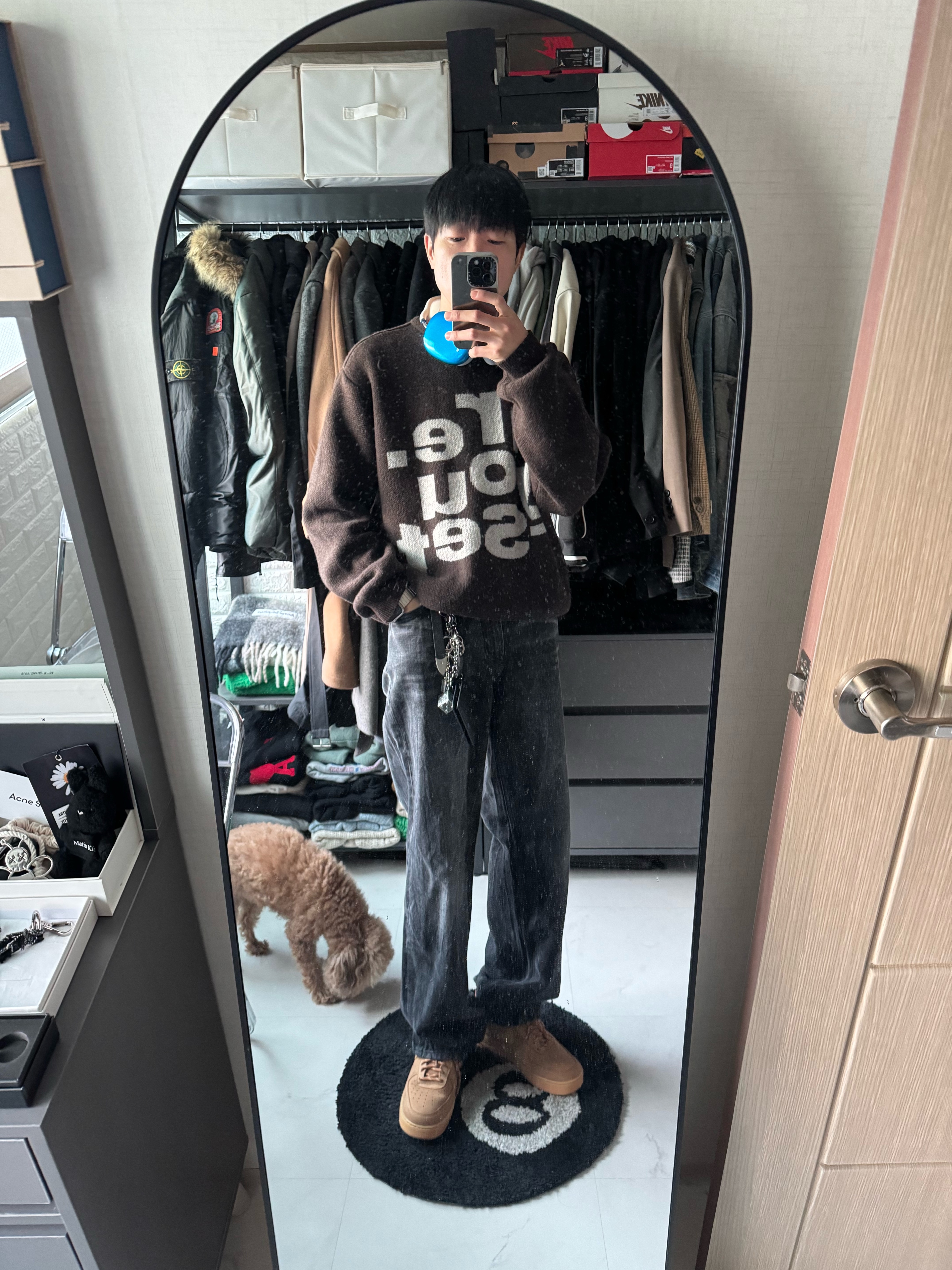 Nike Air Force 1 '07 WB Flax, Ader Error Standic AirPods Max Case Z-Blue 착용 스타일 - 1