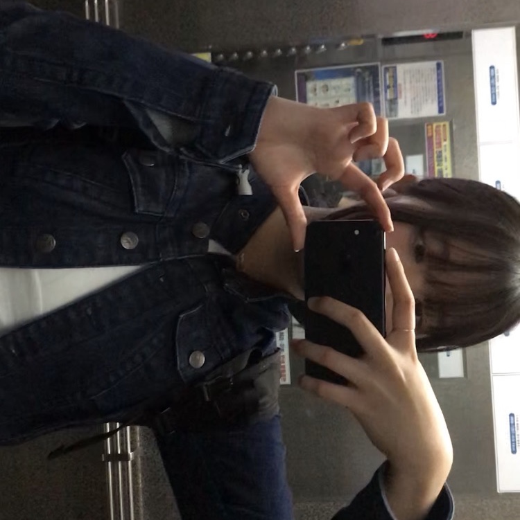 Levi's Women Shrunken 90's Trucker Jacket Dark Indigo 착용 스타일