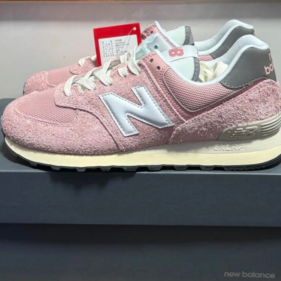 New Balance 574 Heritage Mellow Pink 착용 스타일