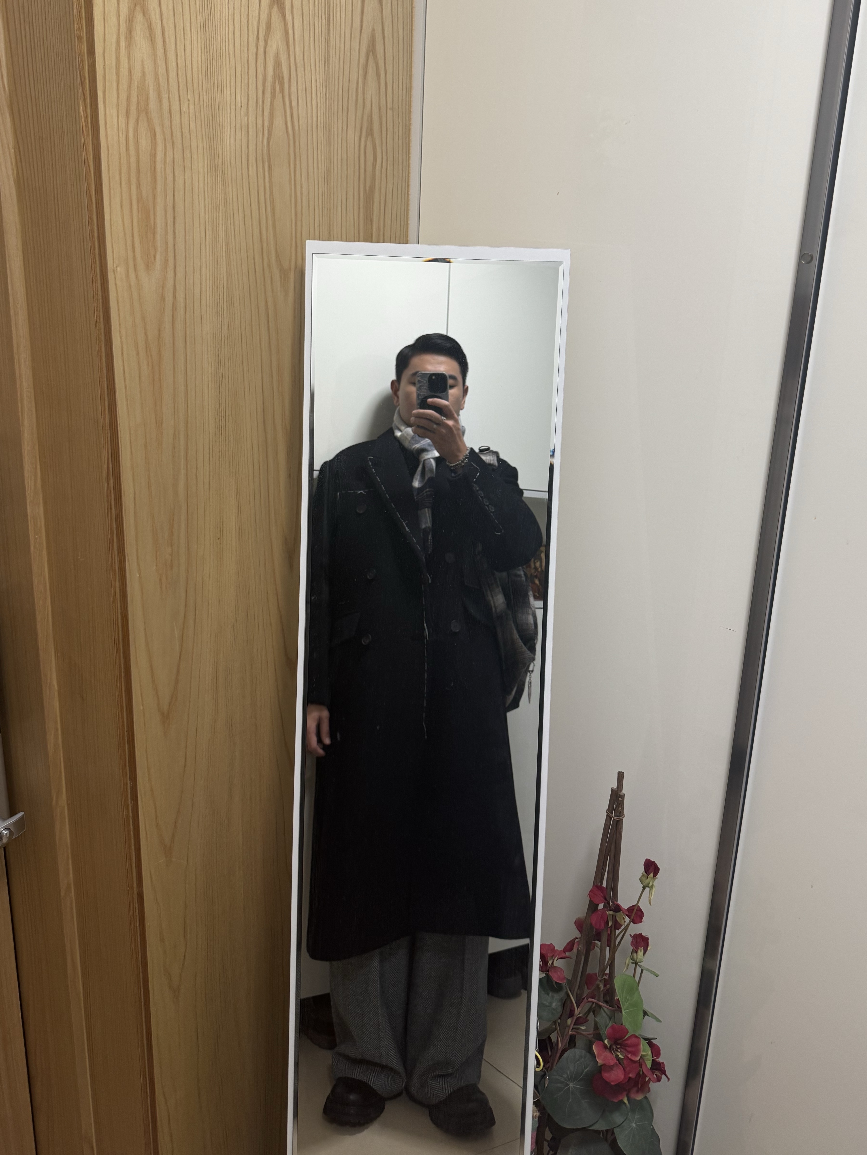 STU Hand Stitch Double Coat Black, Haleine Big pocket Padded Layerd Strap Sling Bag Brown Check 착용 스타일