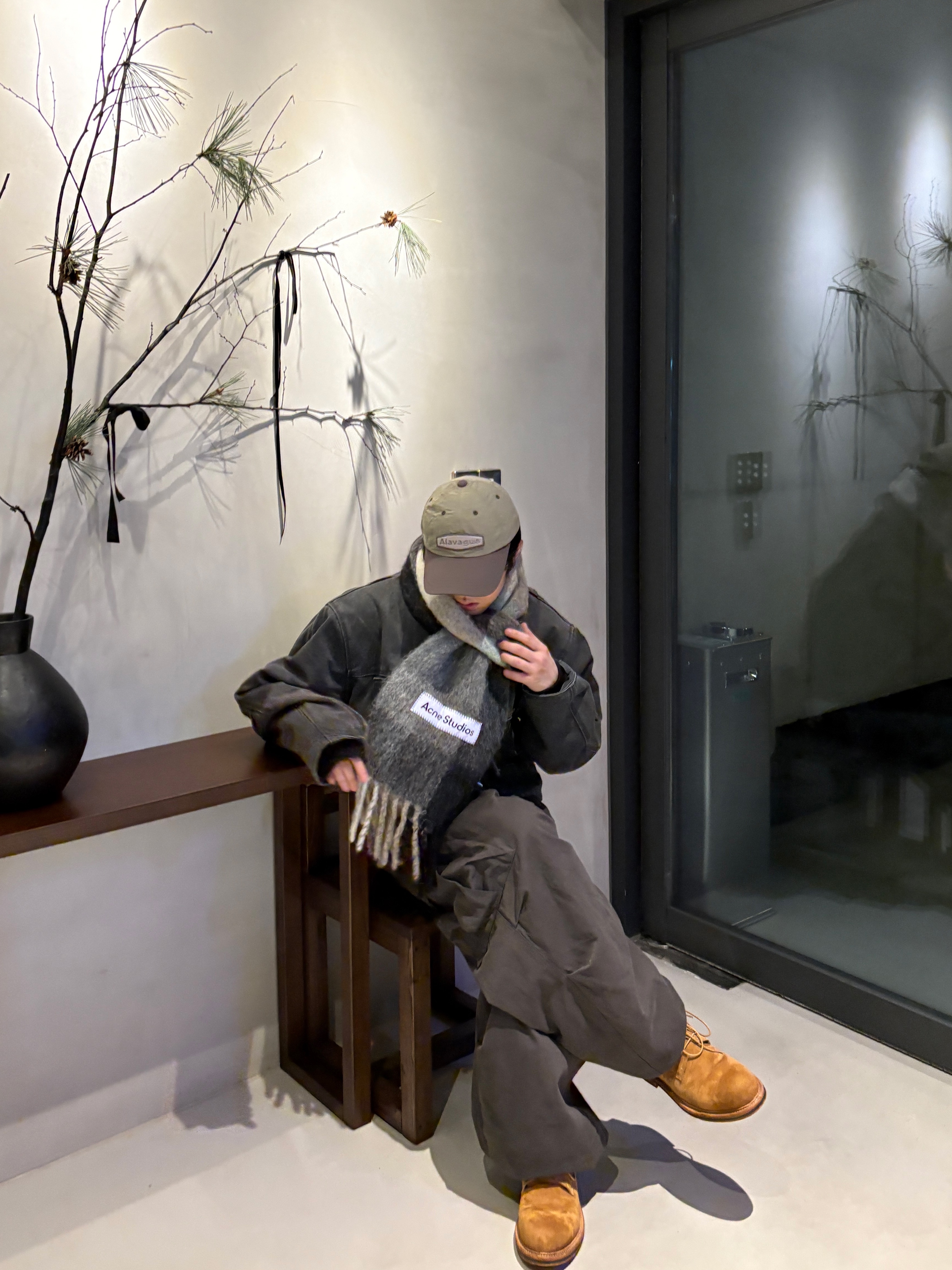 Acne Studios Mohair Check Muffler Grey Green Black, Romantic Move Service Boots Horse Leather Sand Brown 착용 스타일 - 2