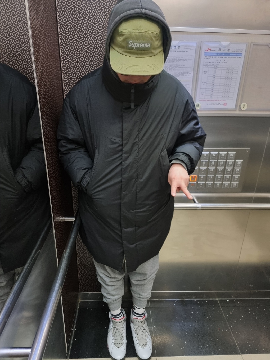 Supreme Washed Chino Twill Camp Cap Light Olive - 24SS, Hangle EPI Black 2 Size 착용 스타일