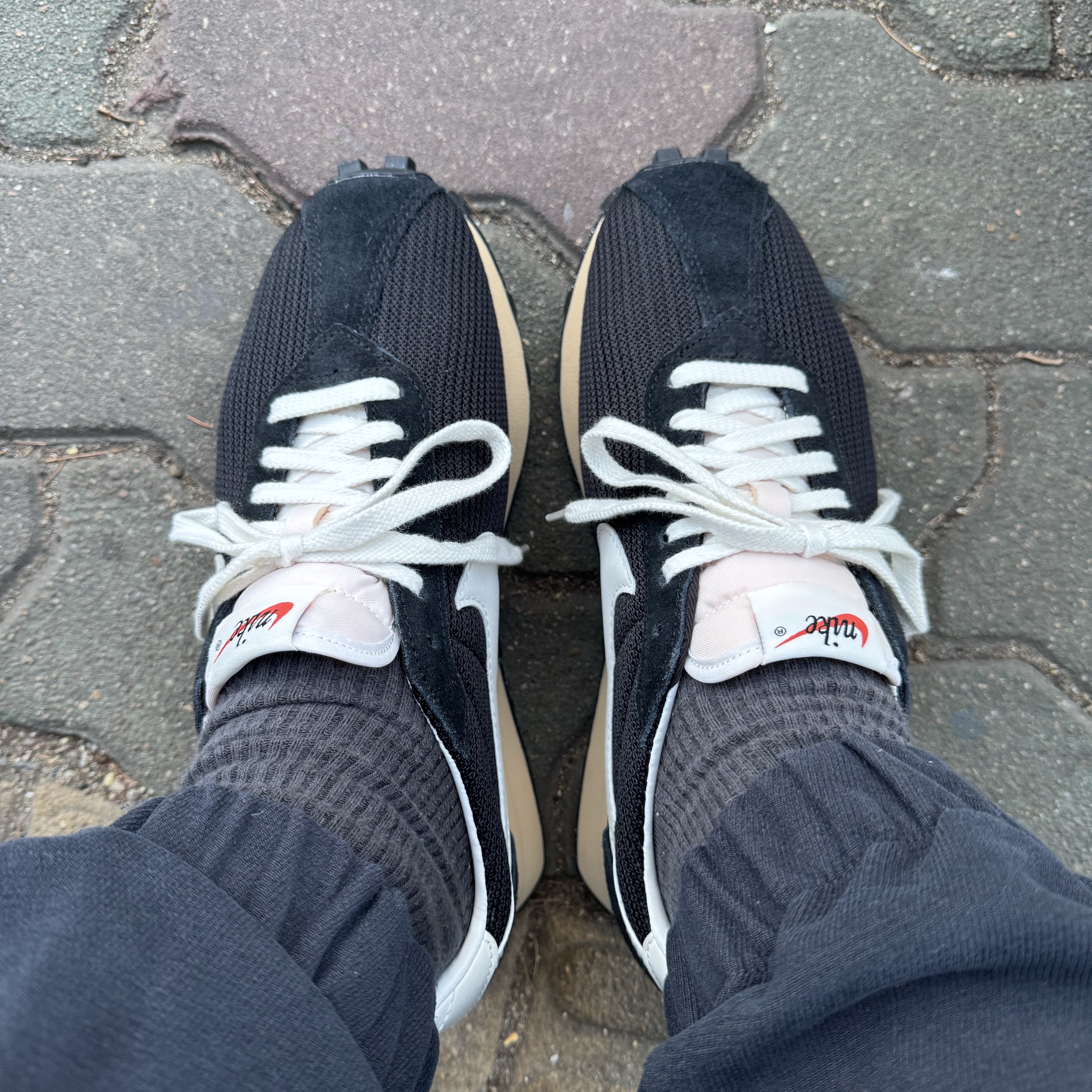 Nike LD-1000 SP Black and Sail 착용 스타일