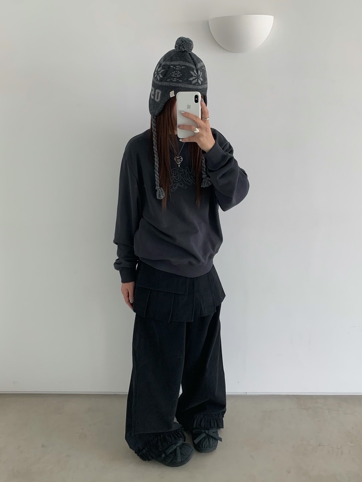 Subu x Perverze Multiple Winter Sandal Black 착용 스타일