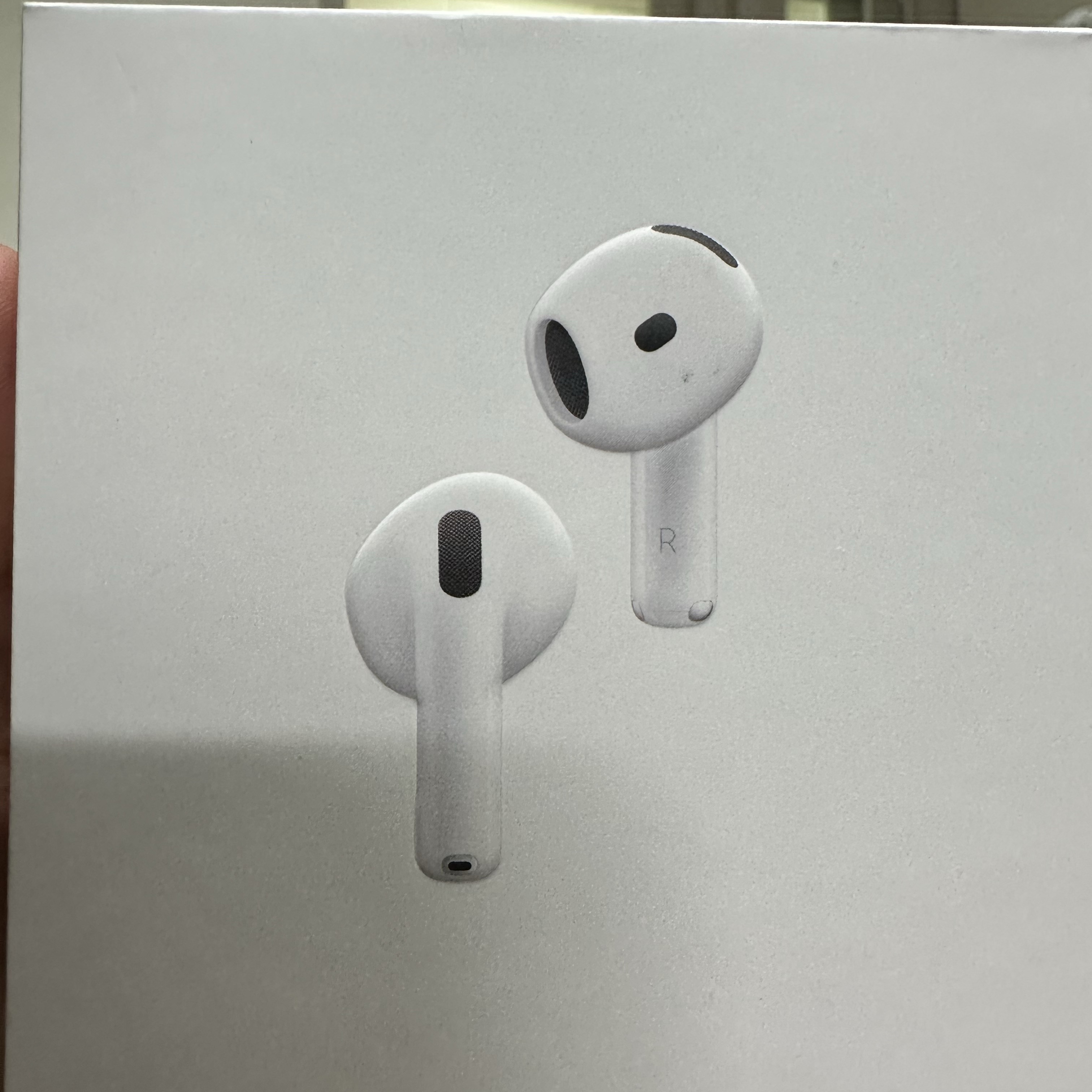 Apple AirPods 4th Gen with Active Noise Cancellation (Korean Ver.) 착용 스타일