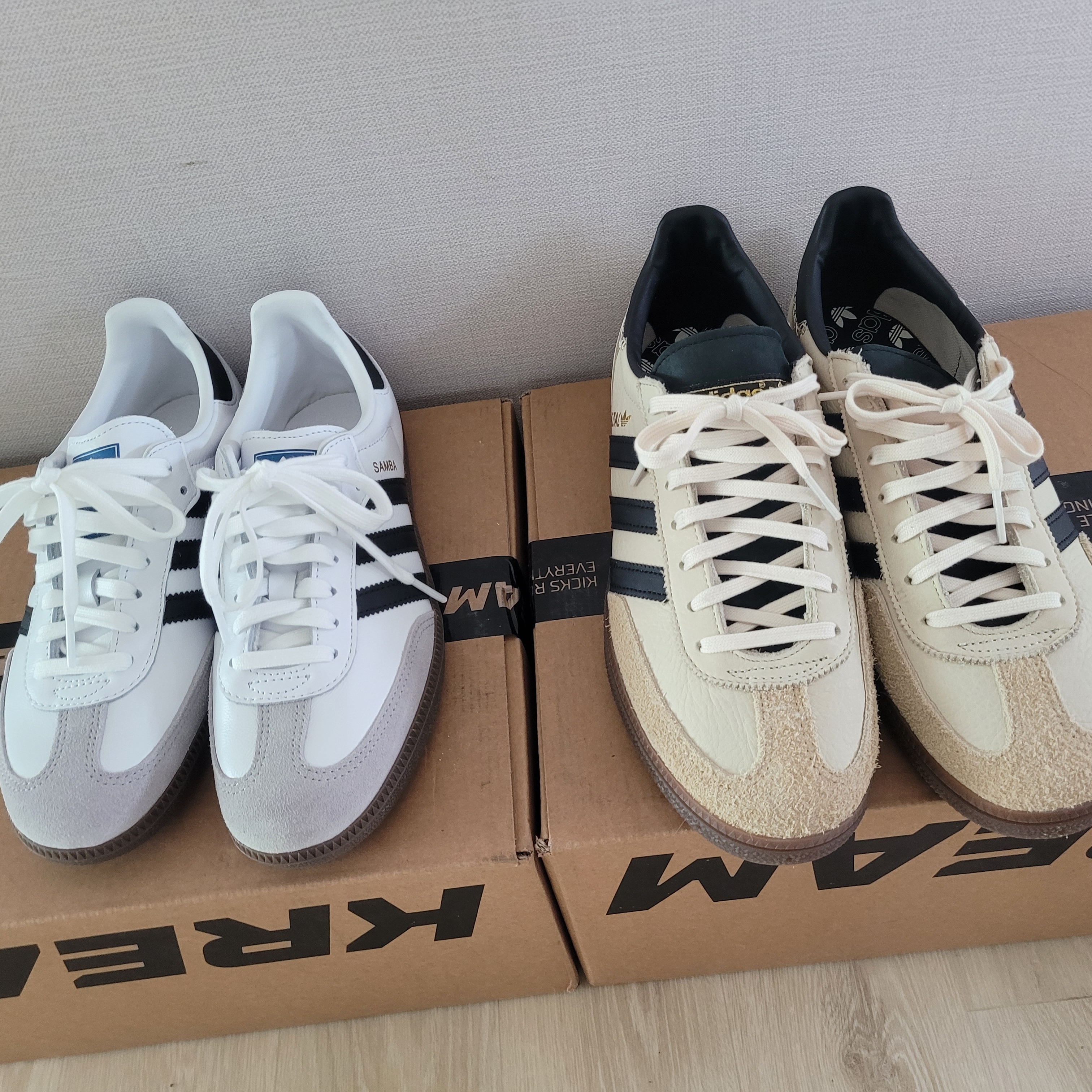 (W) Adidas Spezial Handball Wonder White Core Black, Adidas Samba OG Cloud White 착용 스타일
