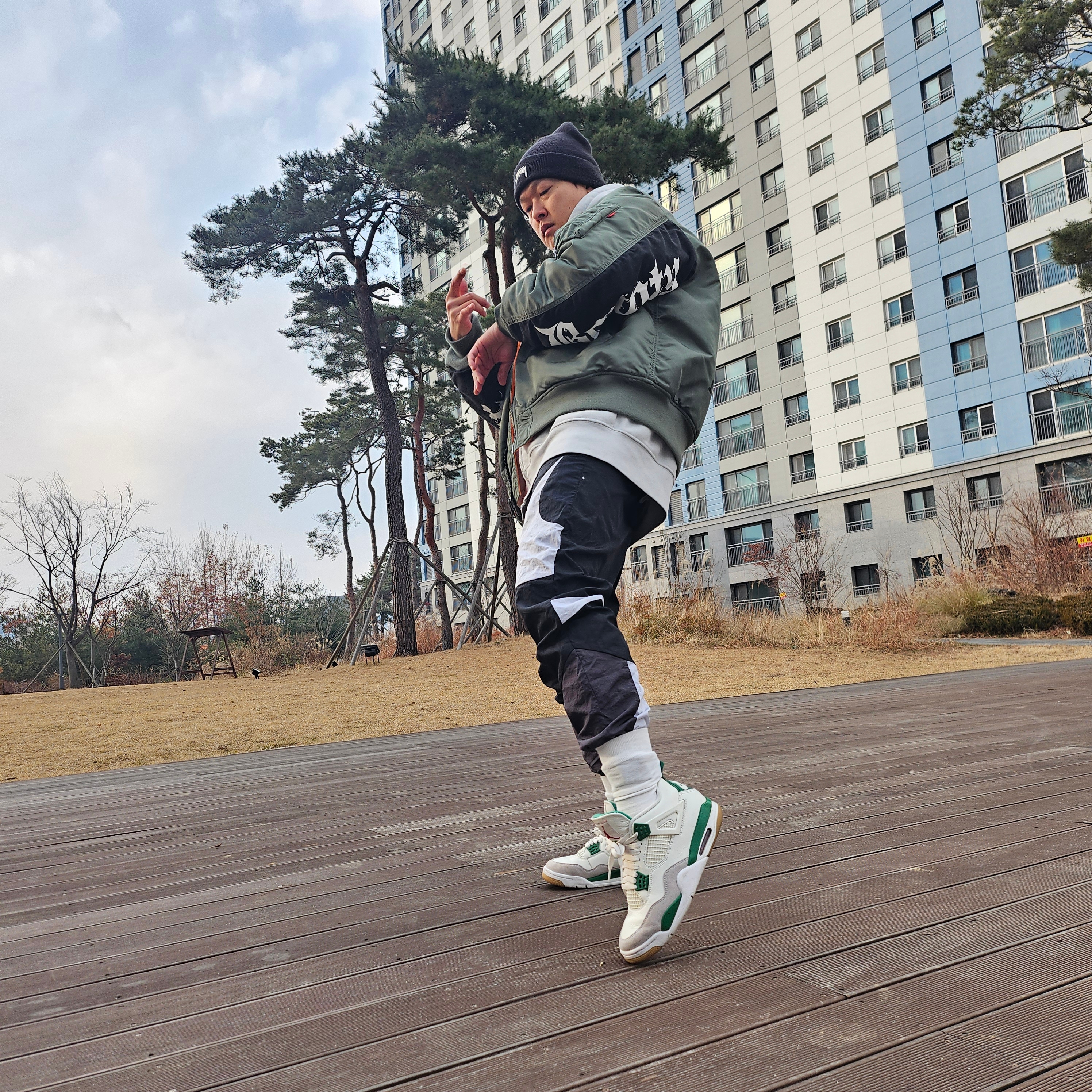 Supreme x Bounty Hunter MA-1 Jacket Olive - 23FW, Nike x Stussy NRG Cuffed Beanie Black 착용 스타일 - 1