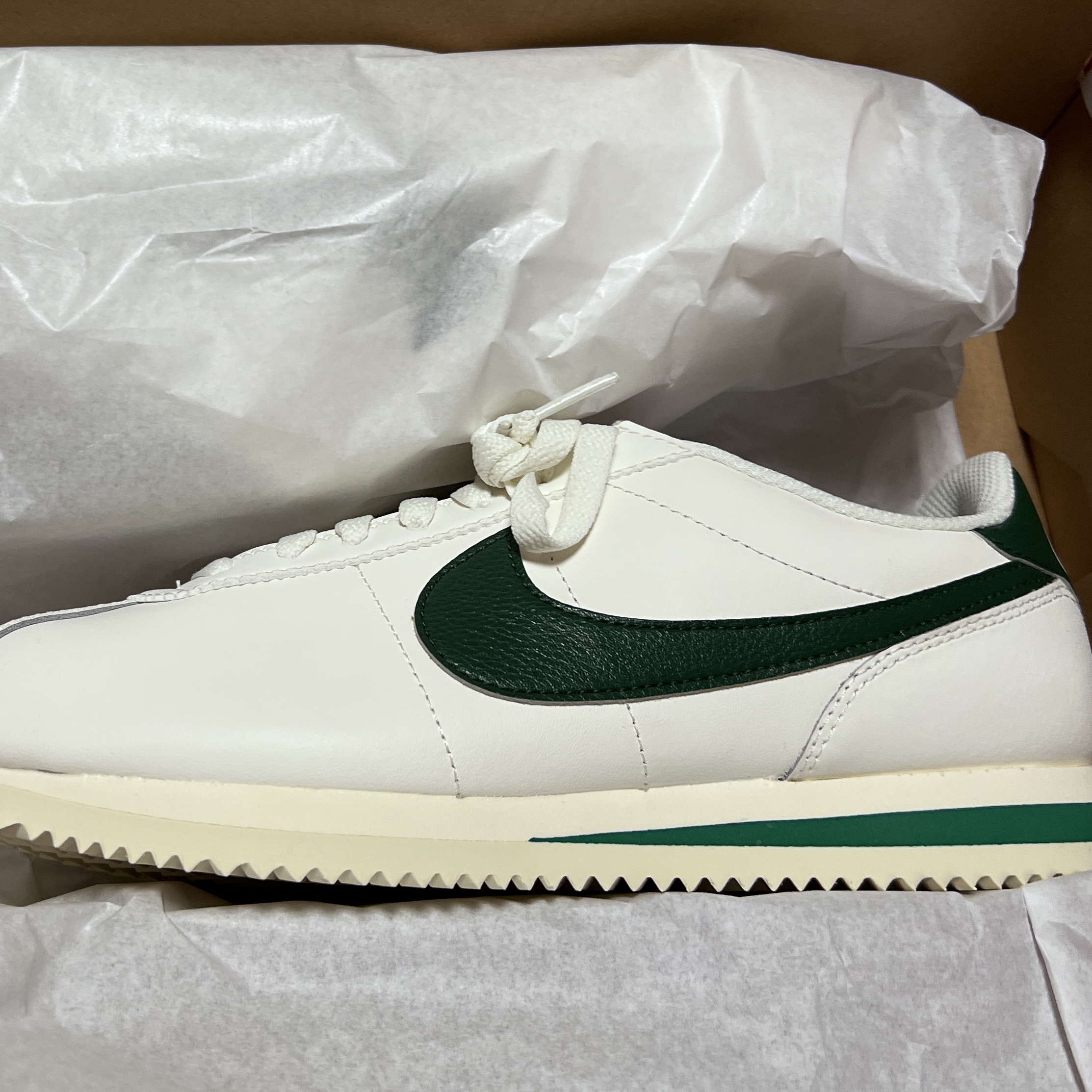 (W) Nike Cortez Gorge Green and Malachite 착용 스타일