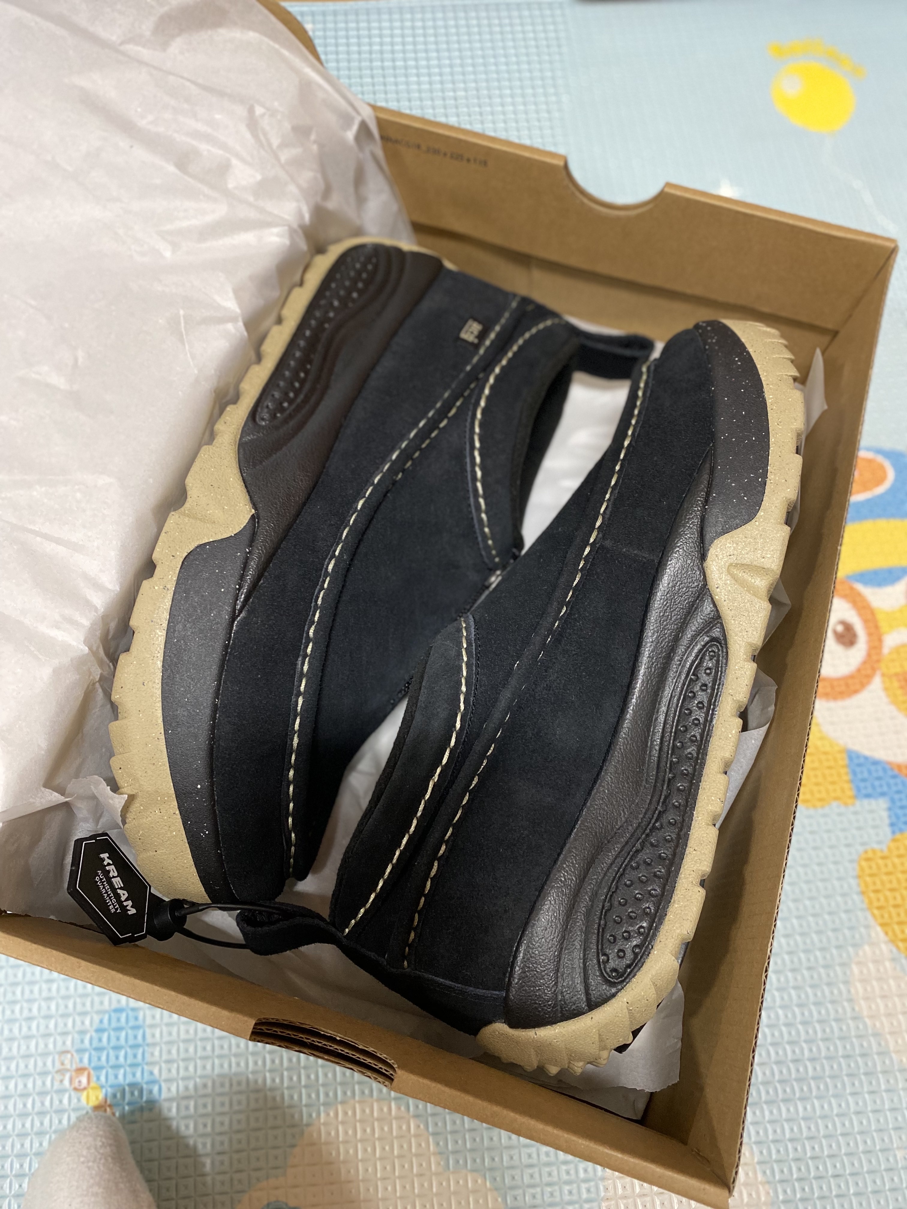 Nike ACG Izy Black Limestone 착용 스타일