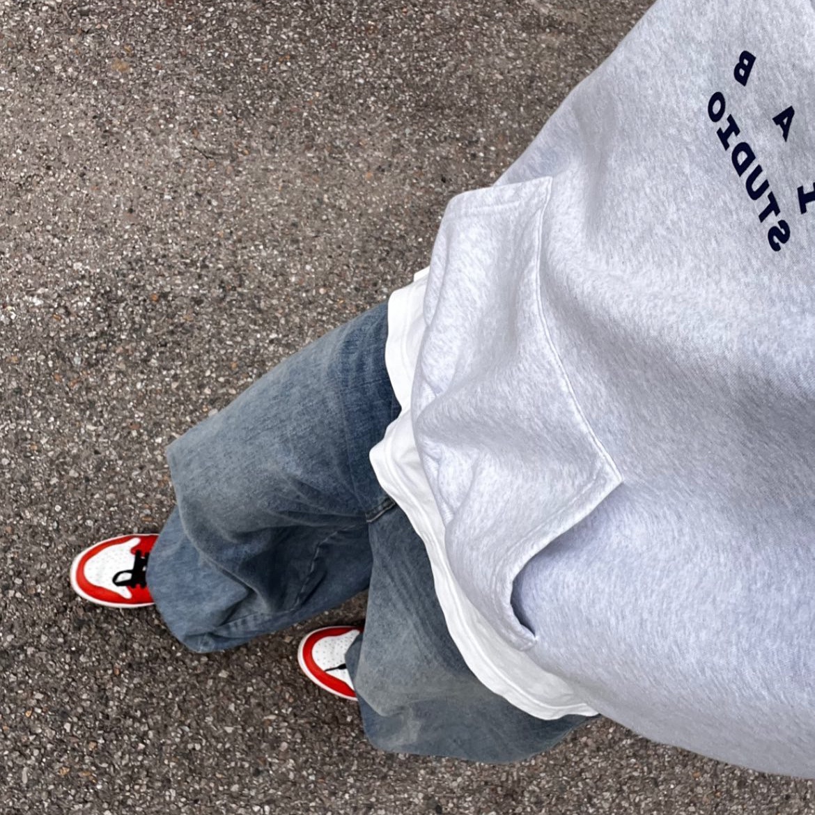 Jordan 1 Low OG Starfish, IAB Studio Half Zip Pullover Light Gray 착용 스타일