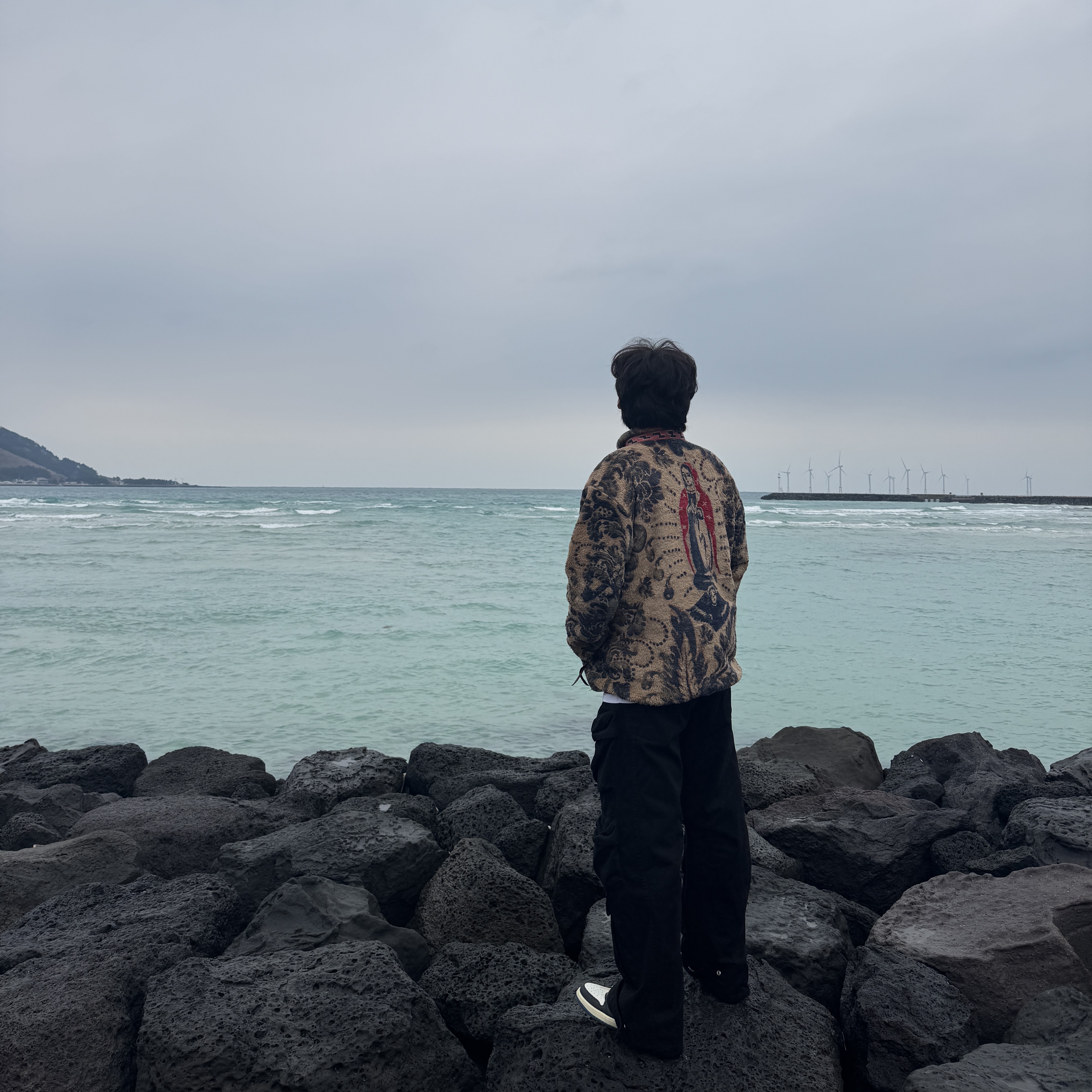Kapital Damask Pattern Maria Fleece Zip Blouson Beige, Zara Utility Pocket Pants Black 착용 스타일