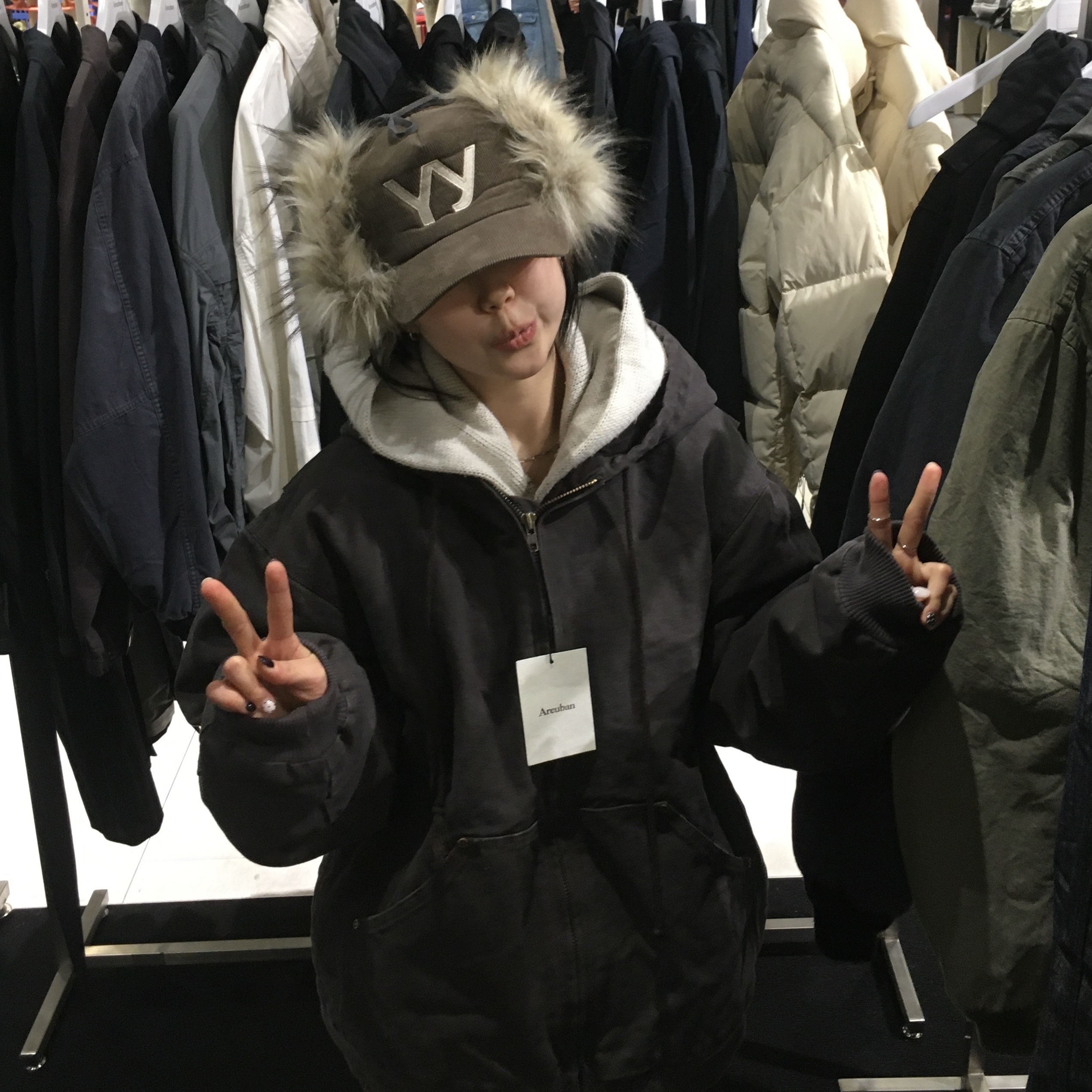 Open Yy Faux Fur Corduroy Earflap Cap Khaki 착용 스타일 - 1