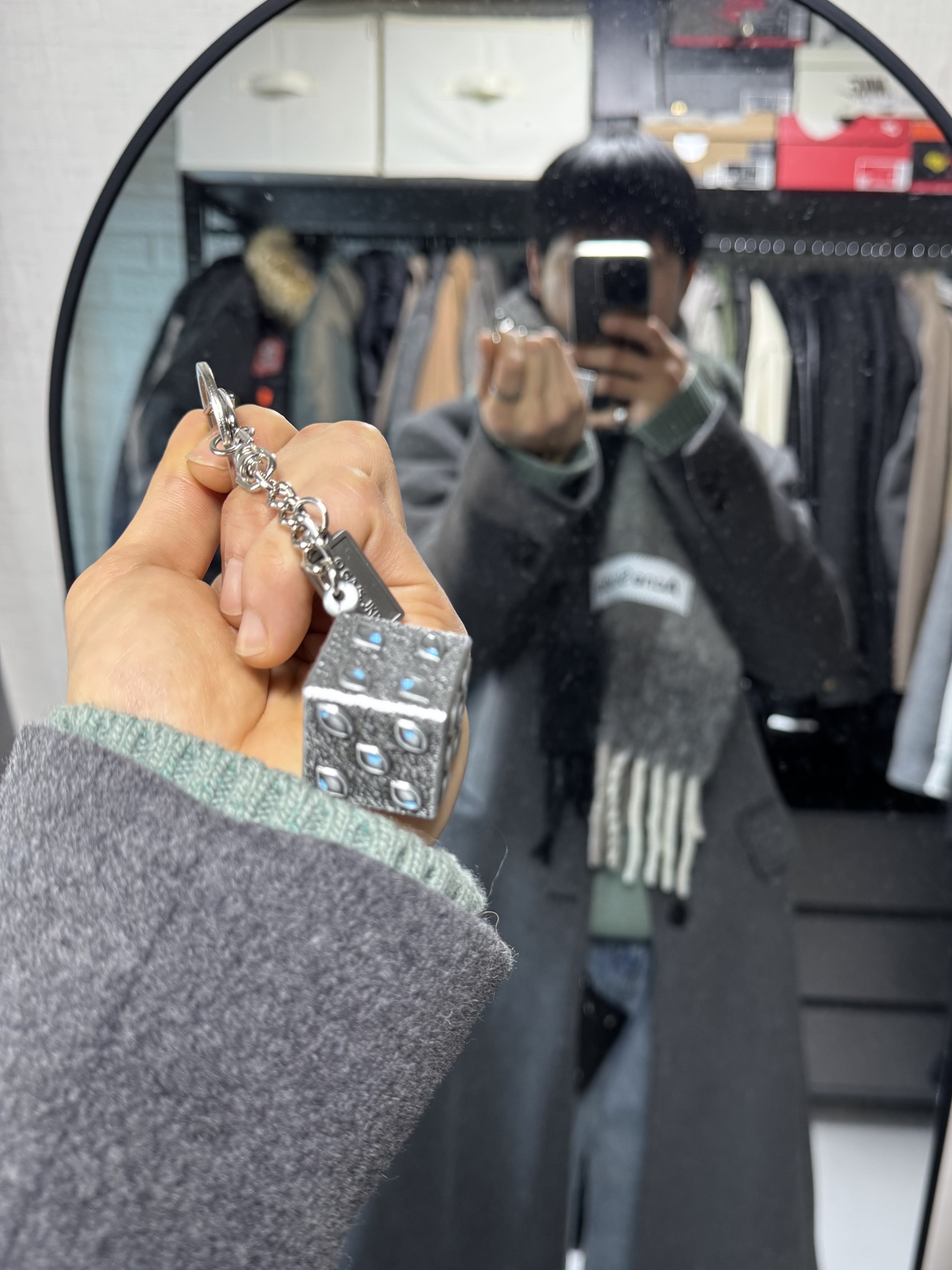 Acne Studios Mohair Check Muffler Grey Green Black, Maison Margiela Keyring Wallet Black 착용 스타일 - 3