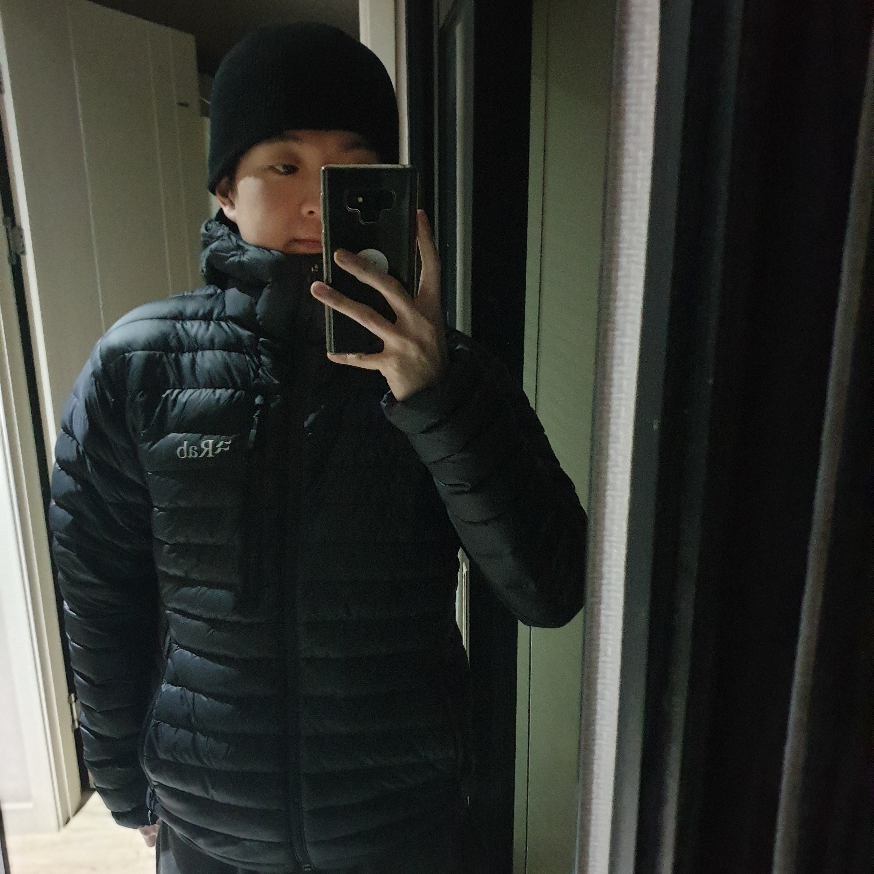 Rab Microlight Alpine Jacket Black 착용 스타일 - 1
