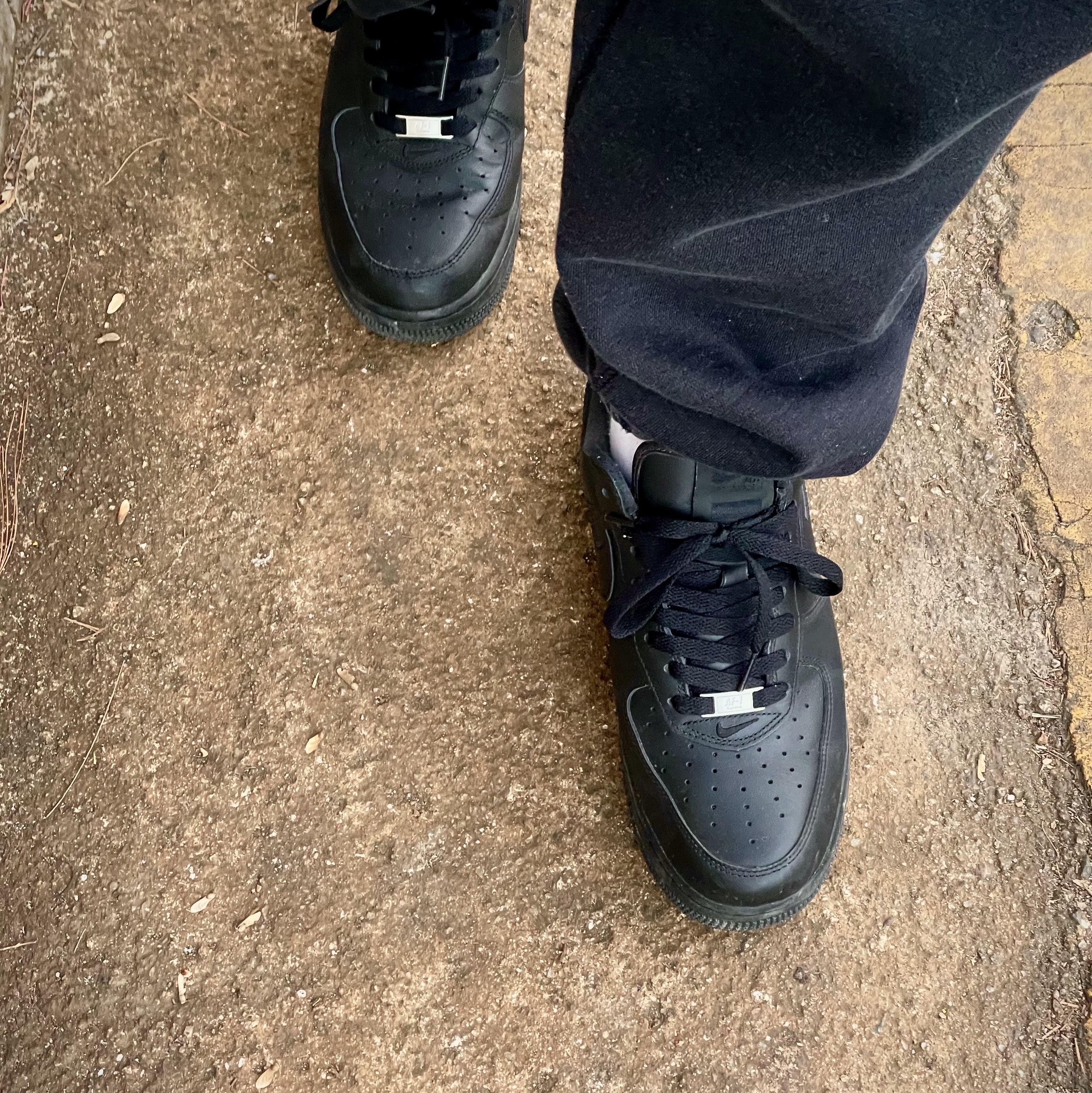 Nike x Supreme Air Force 1 Low Black 착용 스타일 - 3