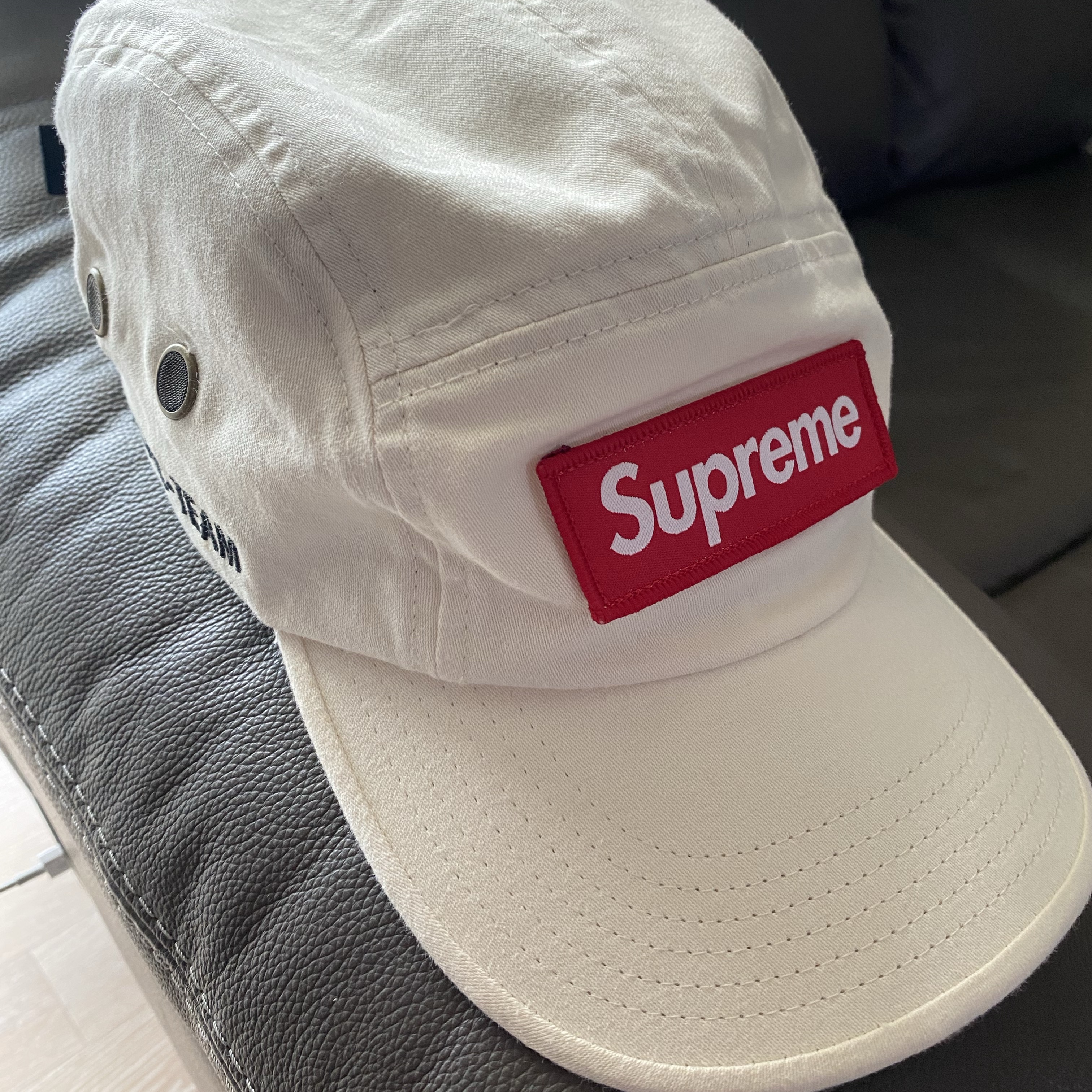 Supreme Military Camp Cap Stone - 22SS 착용 스타일