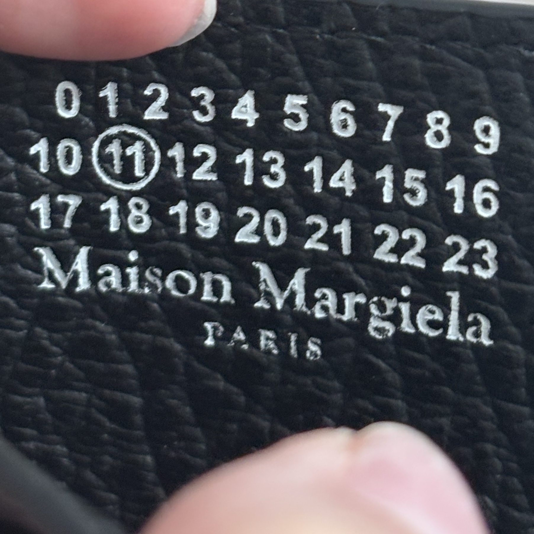 Maison Margiela Stitch Card Holder Black 착용 스타일