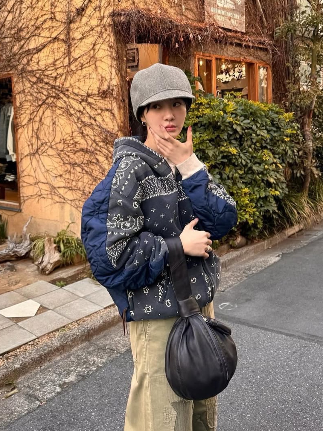 (W) S Max Mara Umberta Cardigan Beige, Kapital Fleece Bandana Bivouac Hooded Blouson Black 착용 스타일 - 3