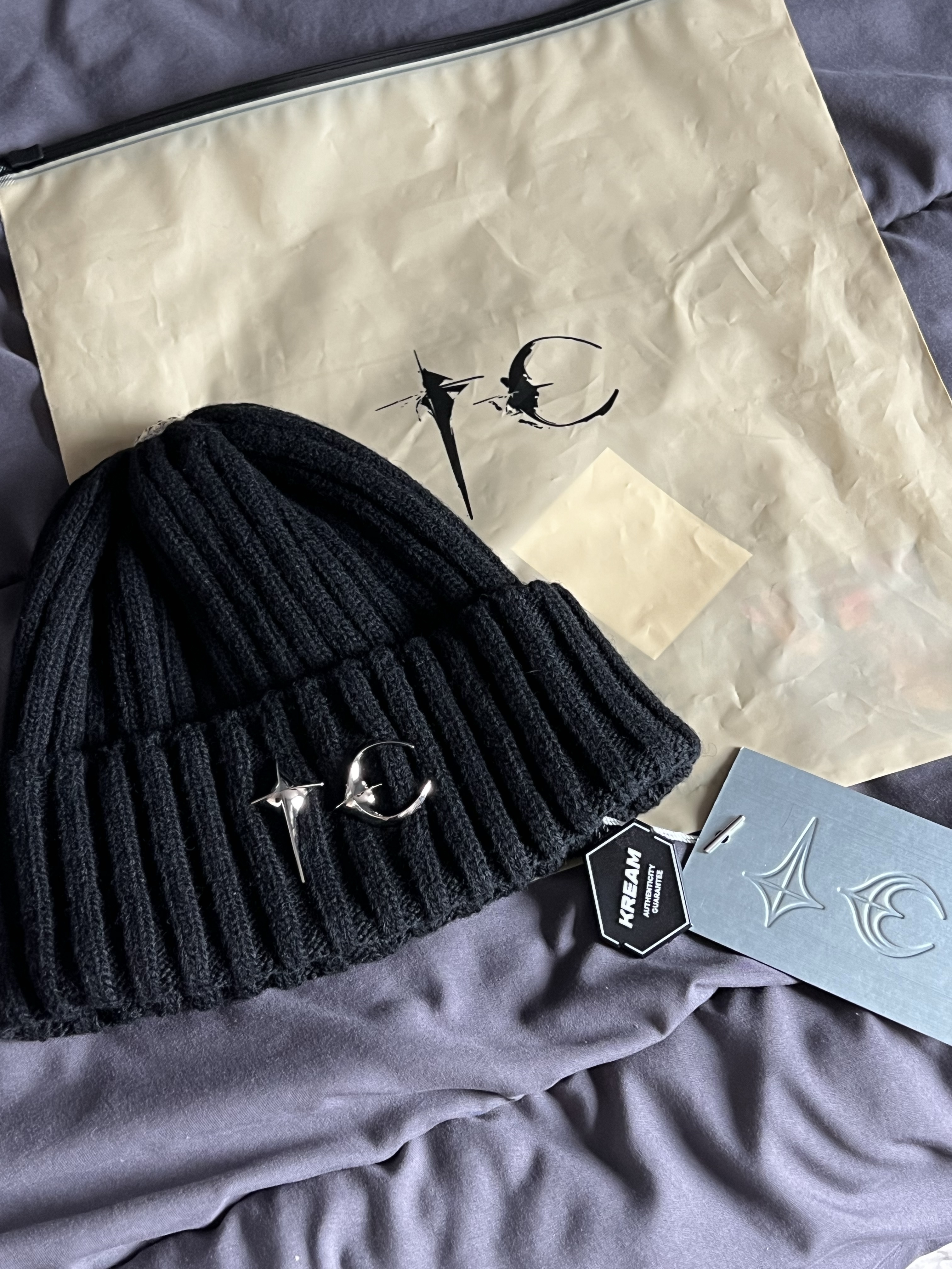 Thug Club TC Emblem Basic Beanie Black 착용 스타일 - 3