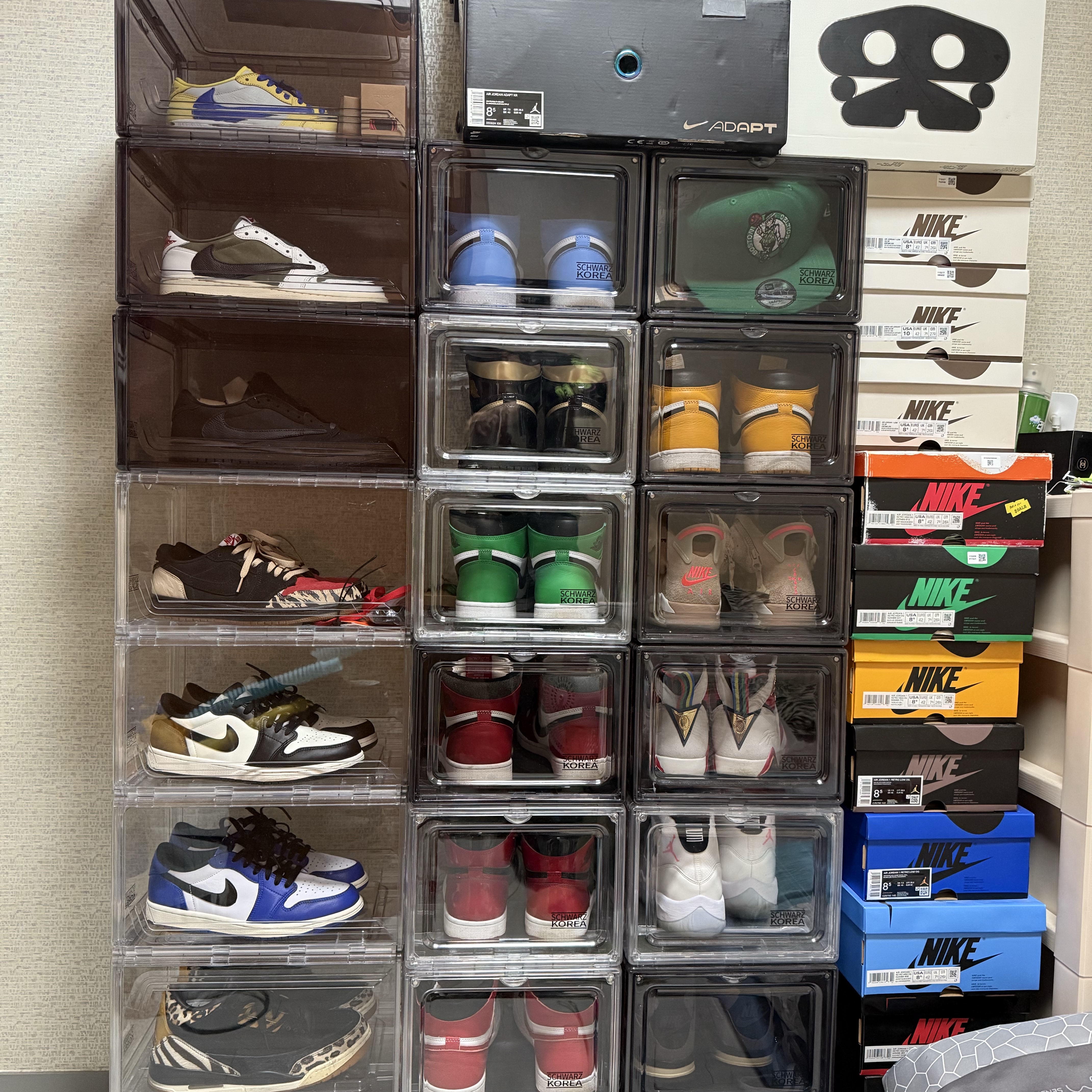 Jordan 1 x Travis Scott Retro Low OG SP Velvet Brown and Dark Mocha, Jordan 1 x Travis Scott Retro Low OG SP Reverse Olive 착용 스타일 - 1