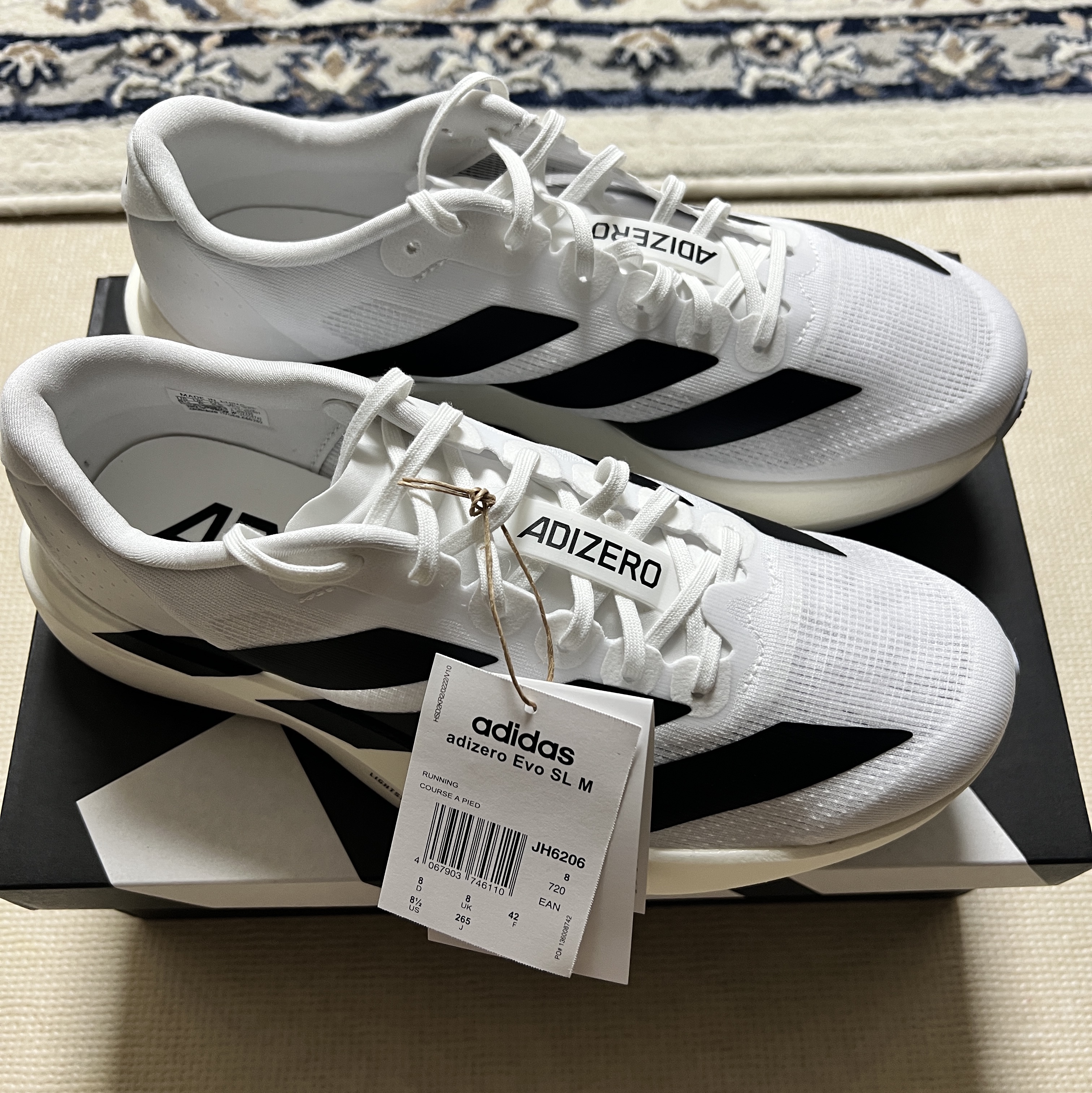 Adidas Adizero EVO SL Cloud White Core Black 착용 스타일