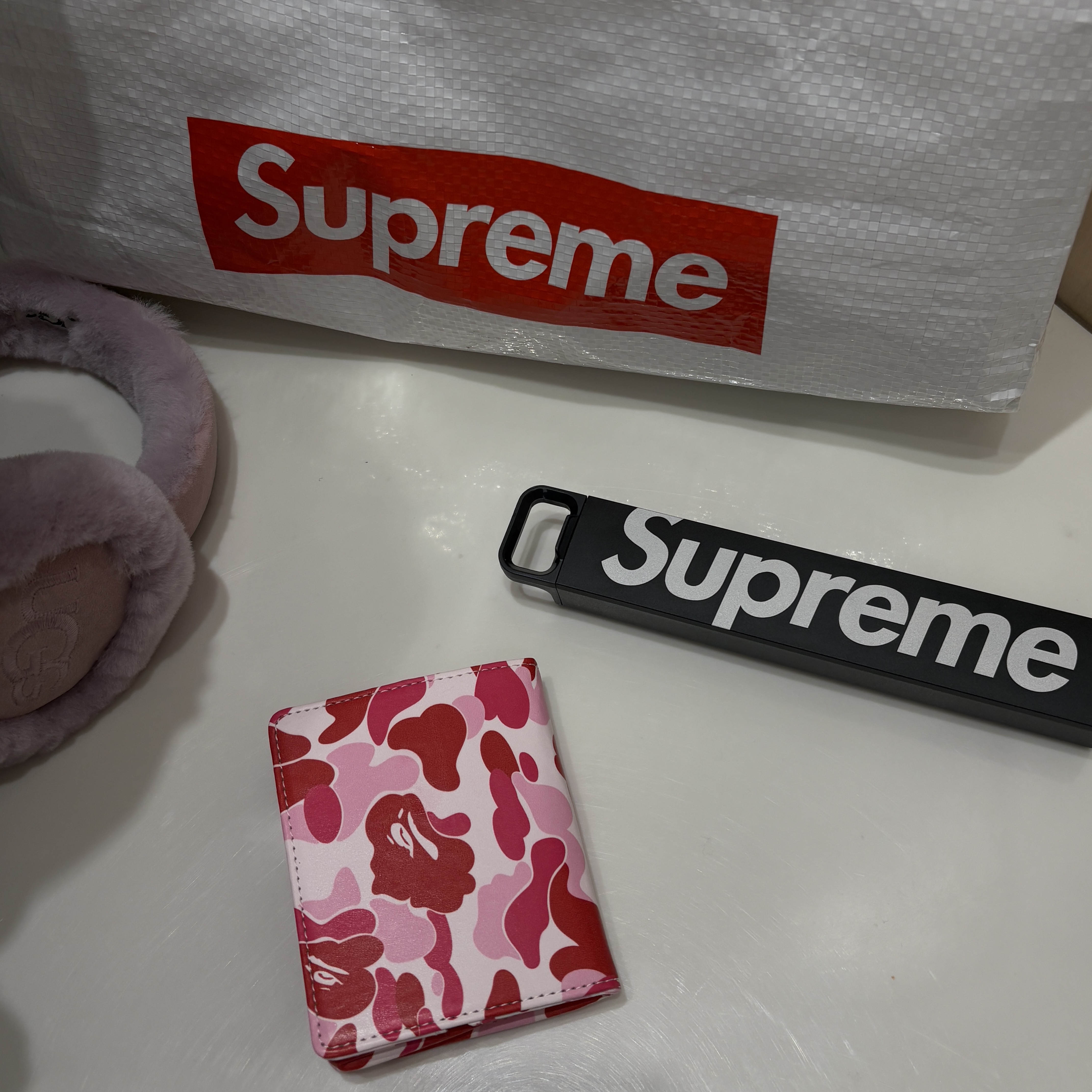 Supreme x Matador Waterproof Pill Case Black - 23FW 착용 스타일