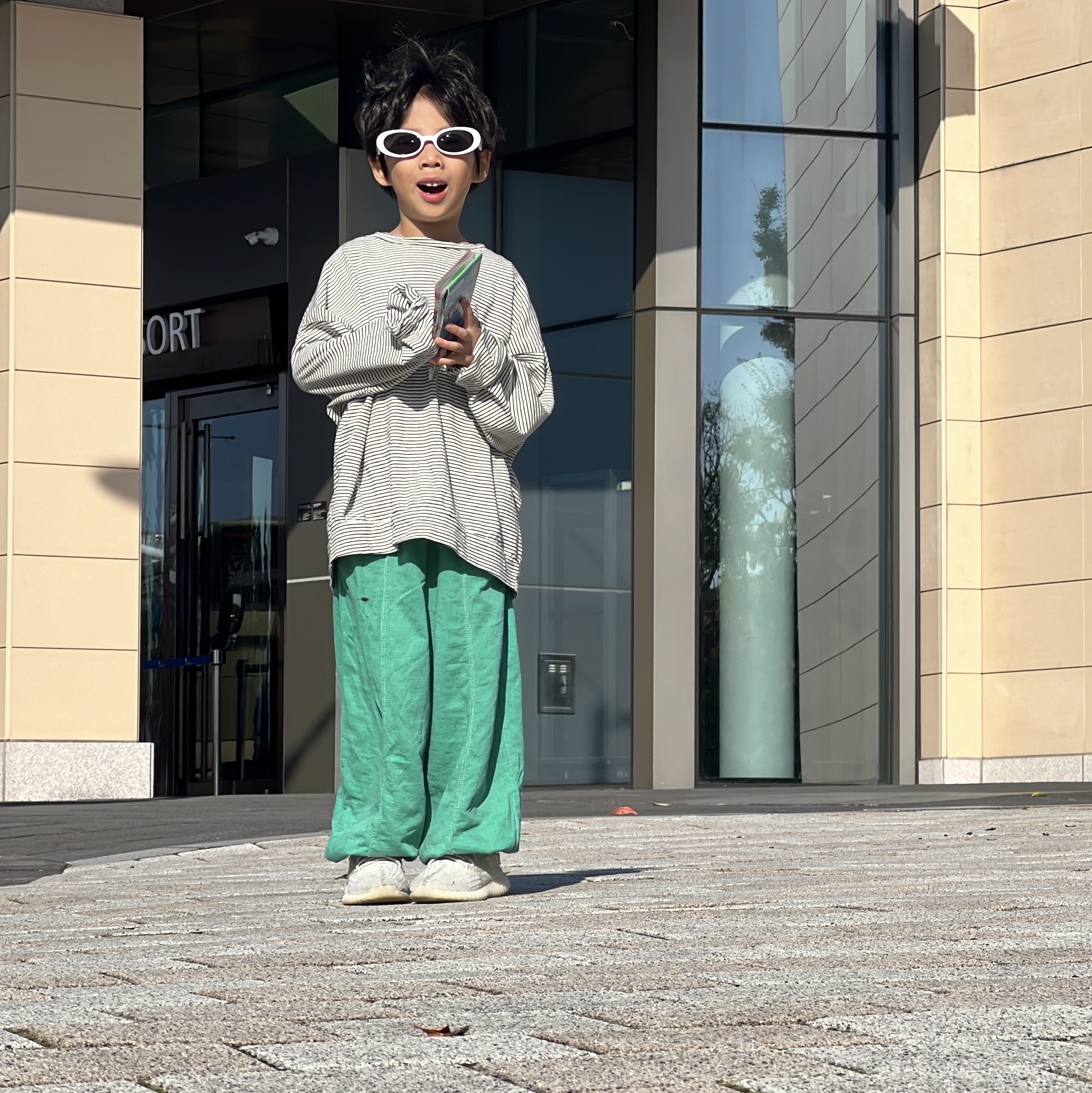 (Kids) Adidas Yeezy Boost 350 V2 Bone 착용 스타일