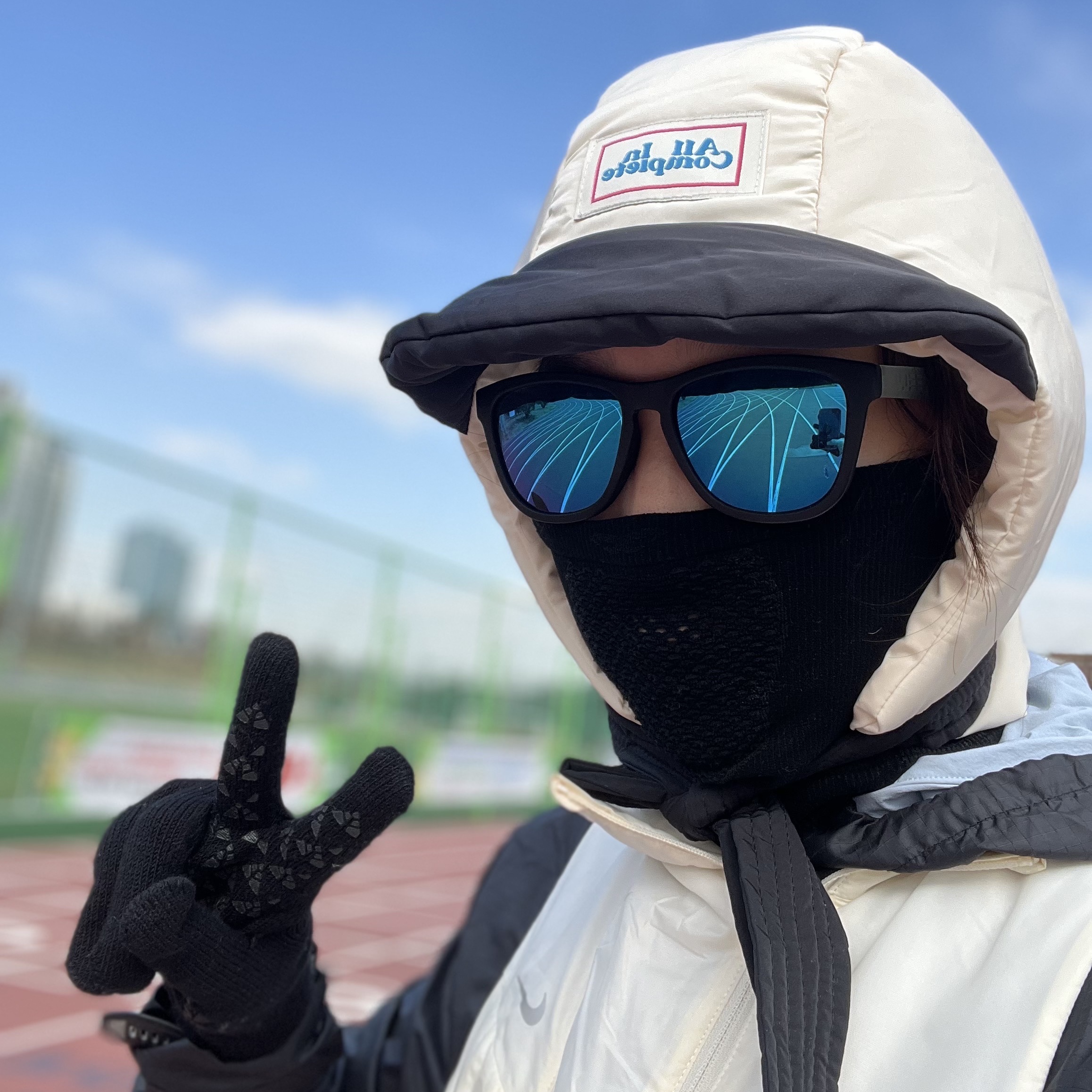 Allincomplete Panda Padding Balaclava 착용 스타일