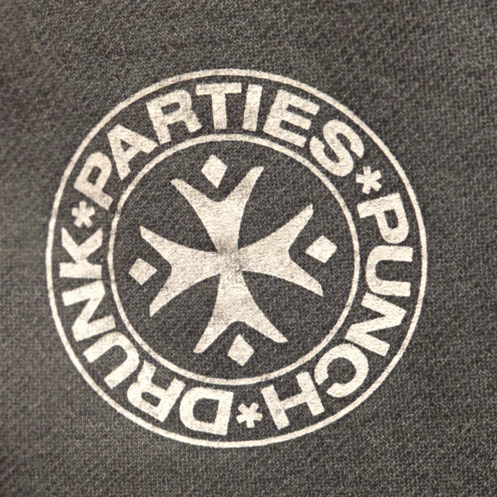 Punch Drunk Parties Circle Logo Garment Dyed Hoodie Charcoal 착용 스타일
