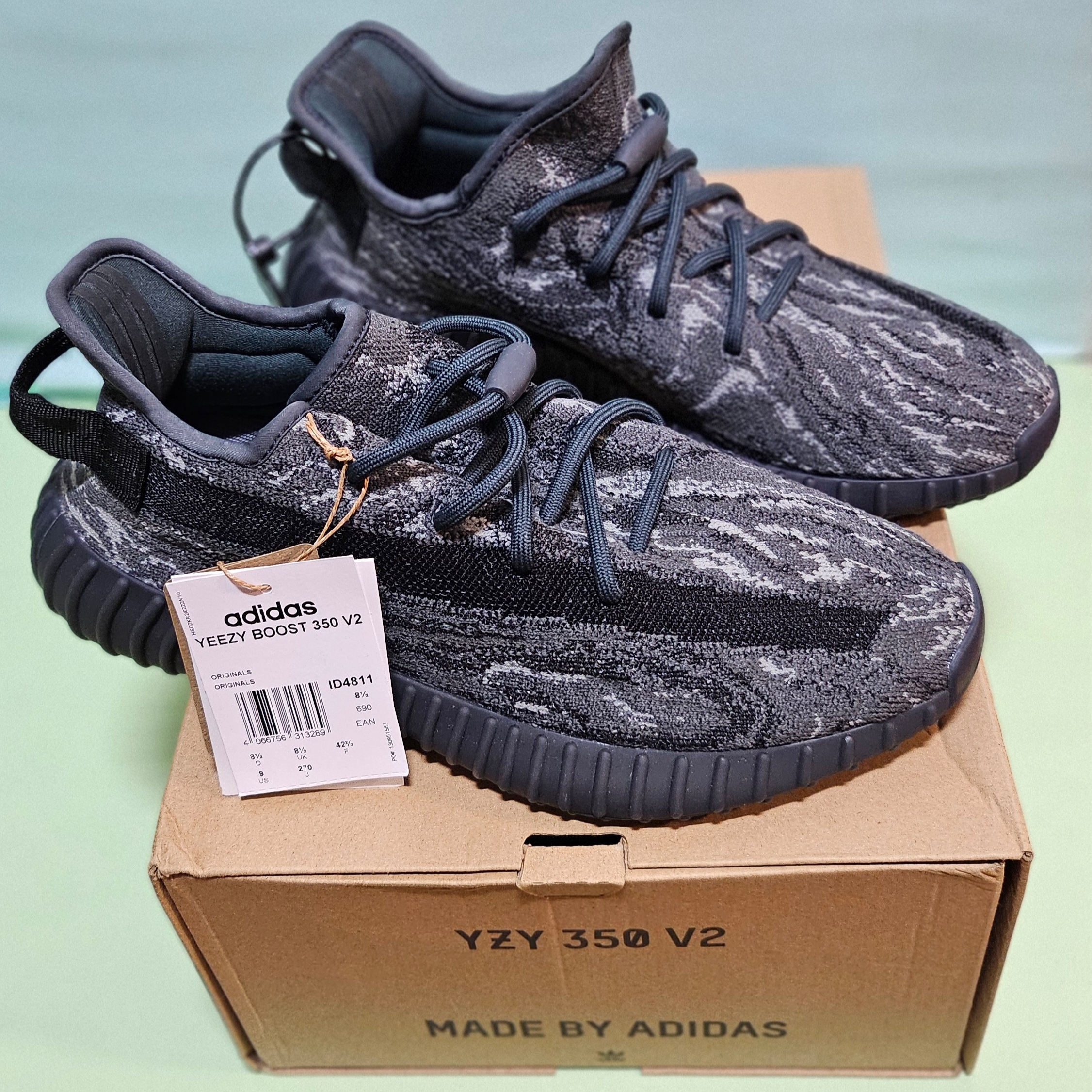 Adidas Yeezy Boost 350 V2 MX Dark Salt 착용 스타일