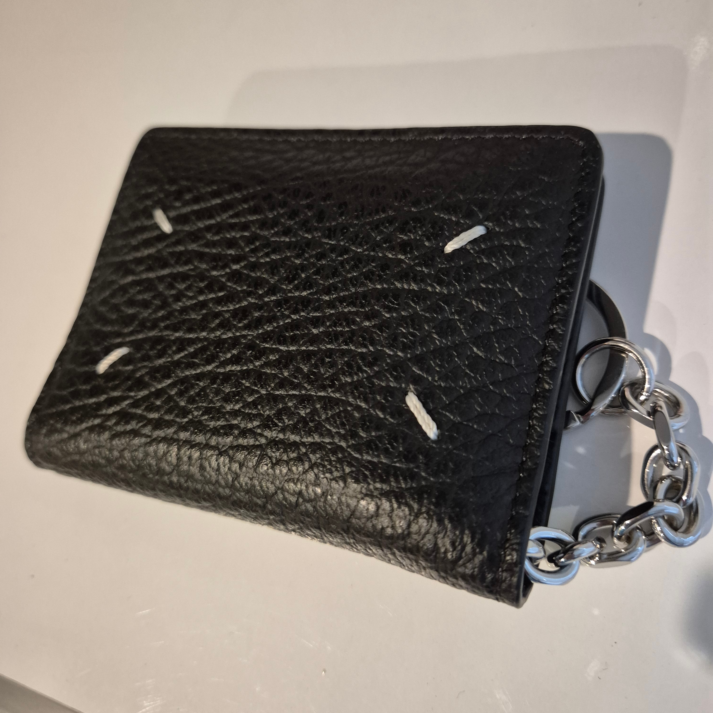 Maison Margiela Keyring Wallet Black 착용 스타일