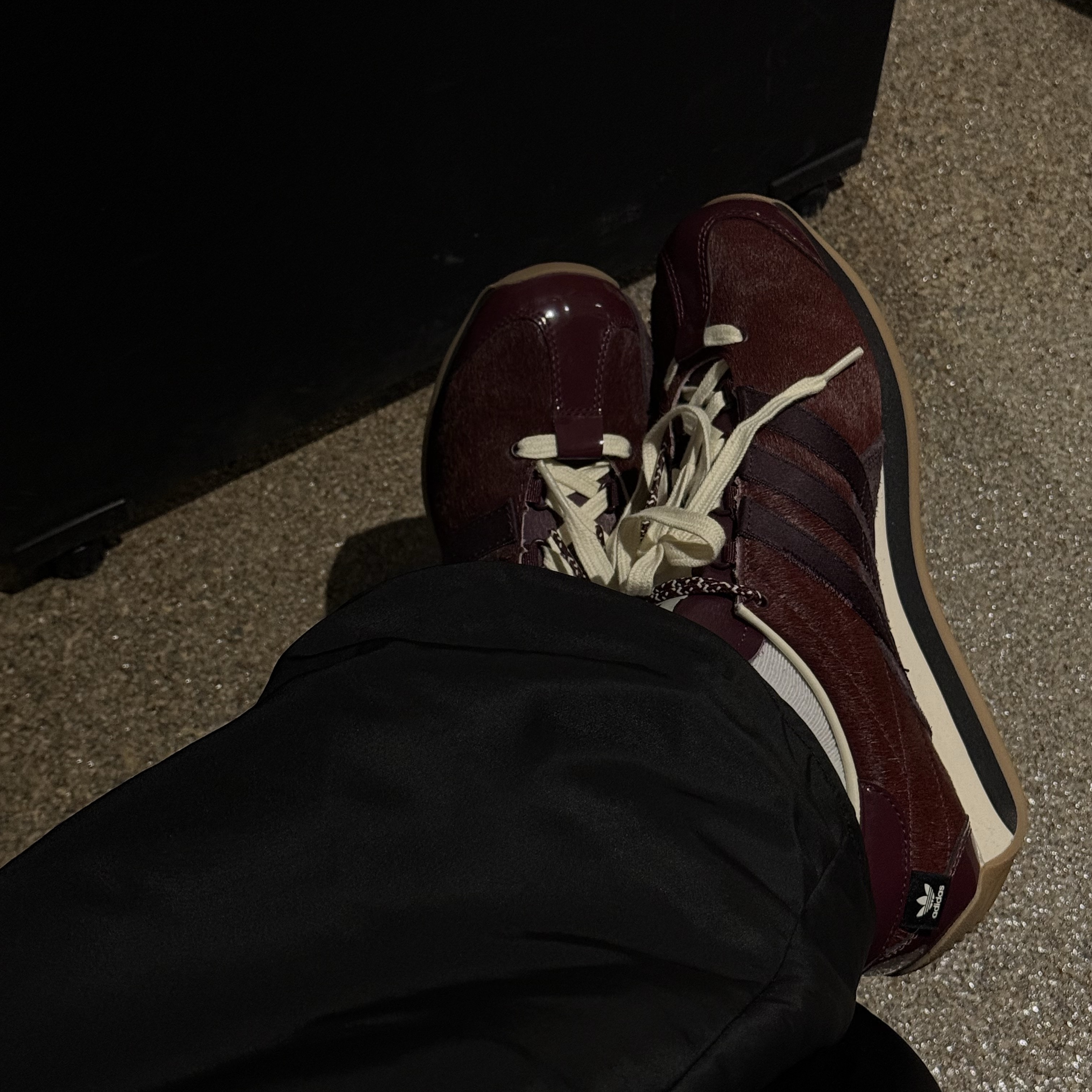 Adidas x Song for the Mute Country OG Maroon Core Black 착용 스타일