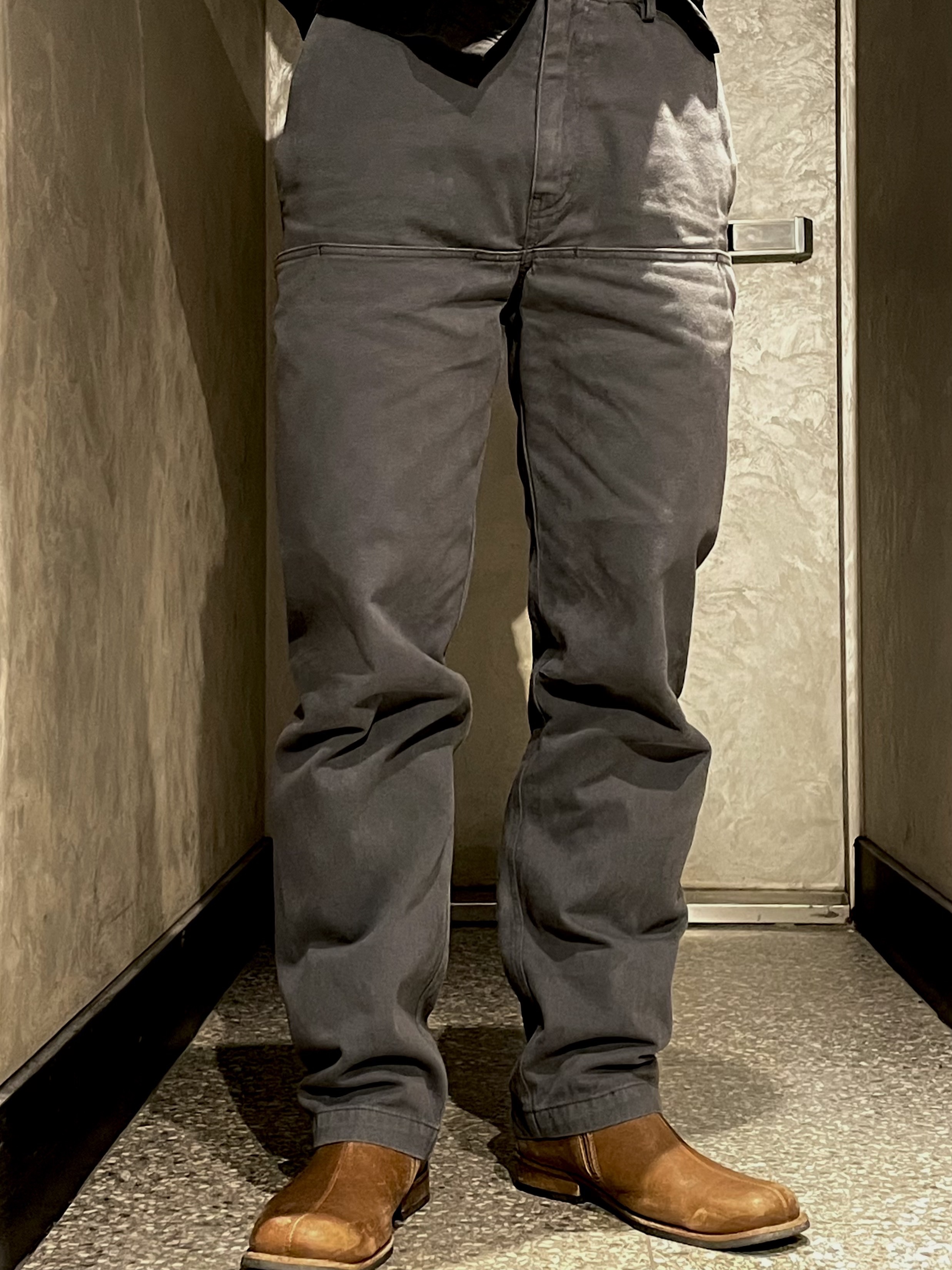 Yeezy Gap Engineered By Balenciaga Sateen Cargo Pants Dark Green 착용 스타일